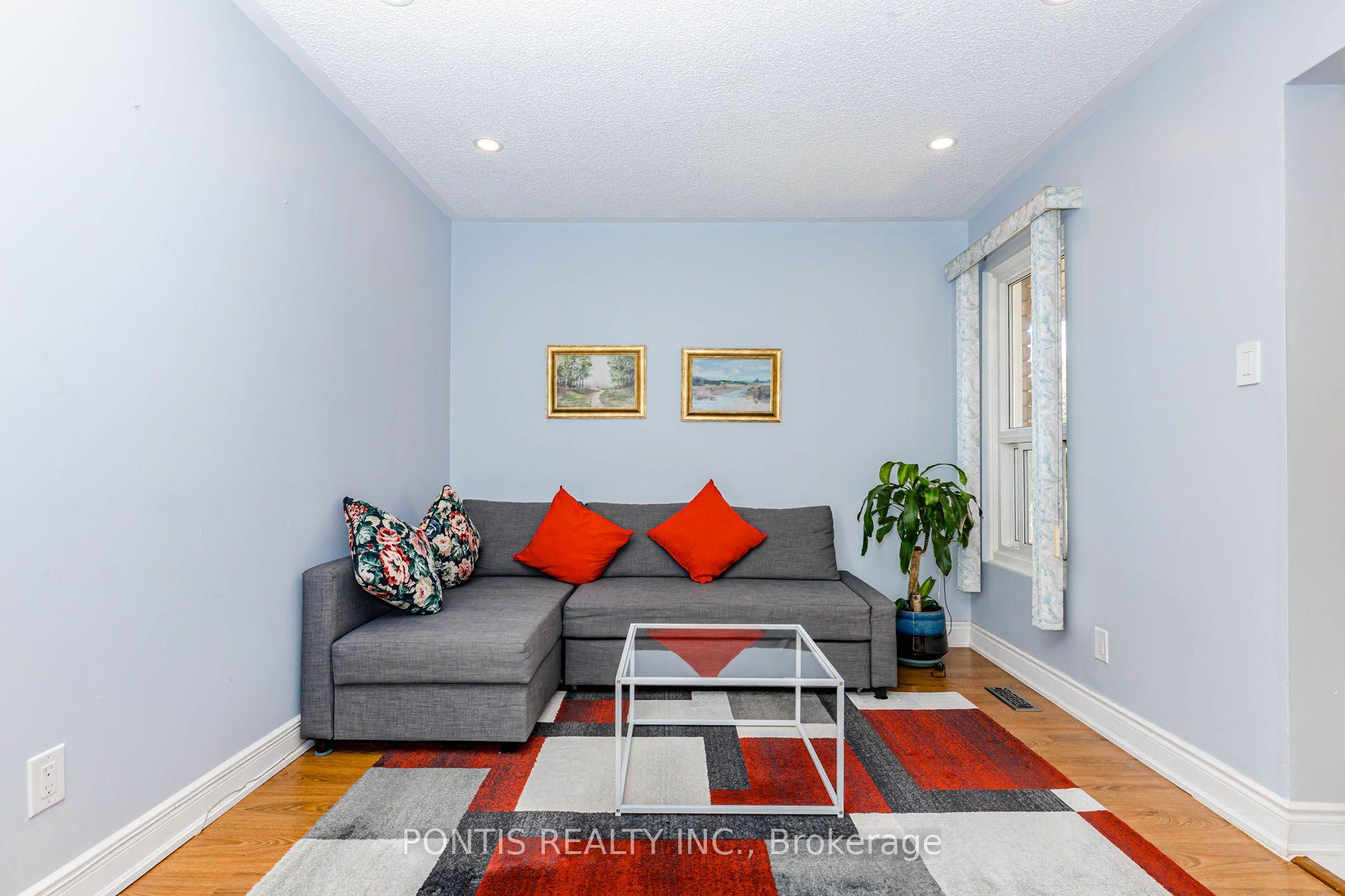 Photo 7 of 6 Calmist Crescent, Brampton, Fletcher's West — HOMEH