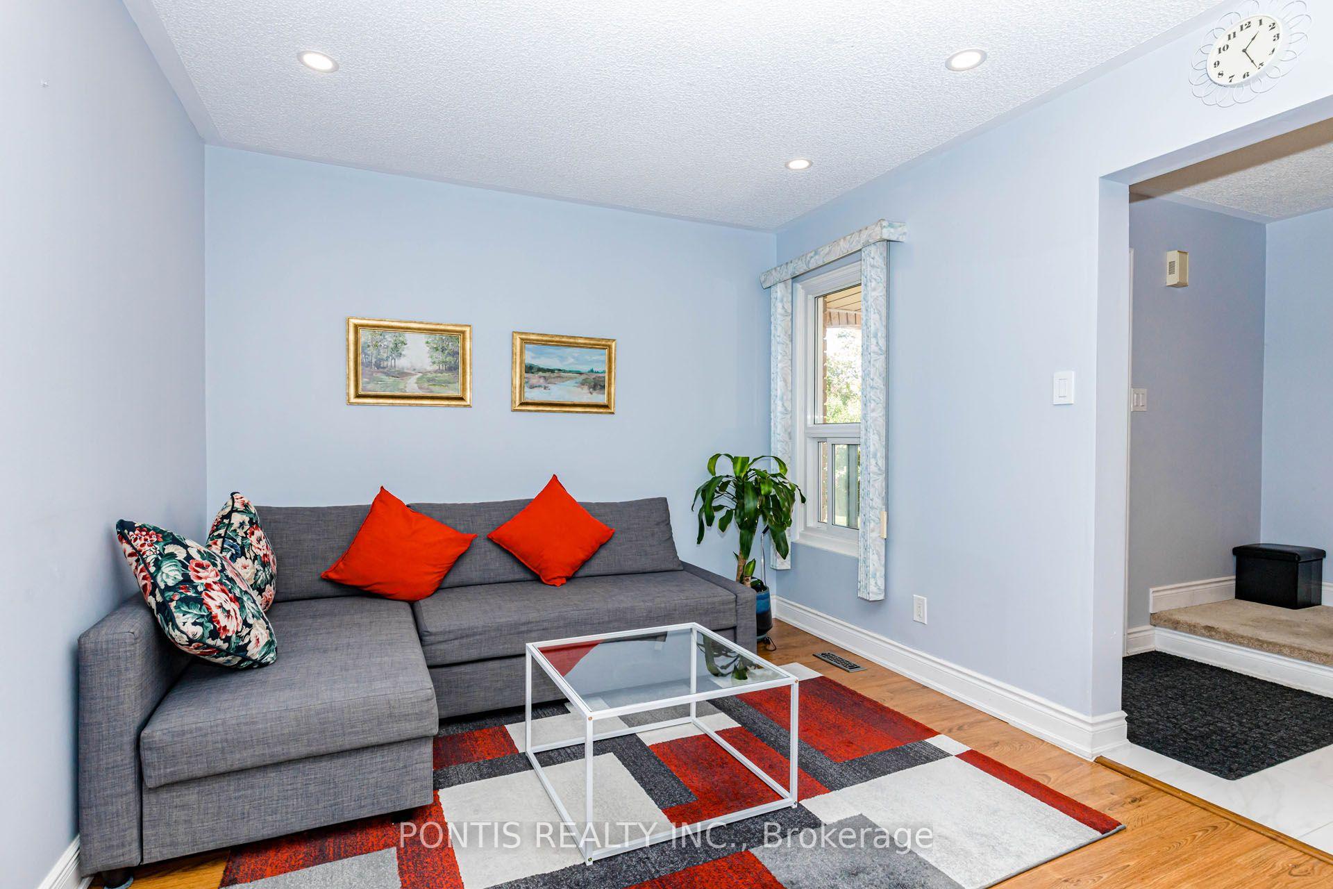 Photo 8 of 6 Calmist Crescent, Brampton, Fletcher's West — HOMEH