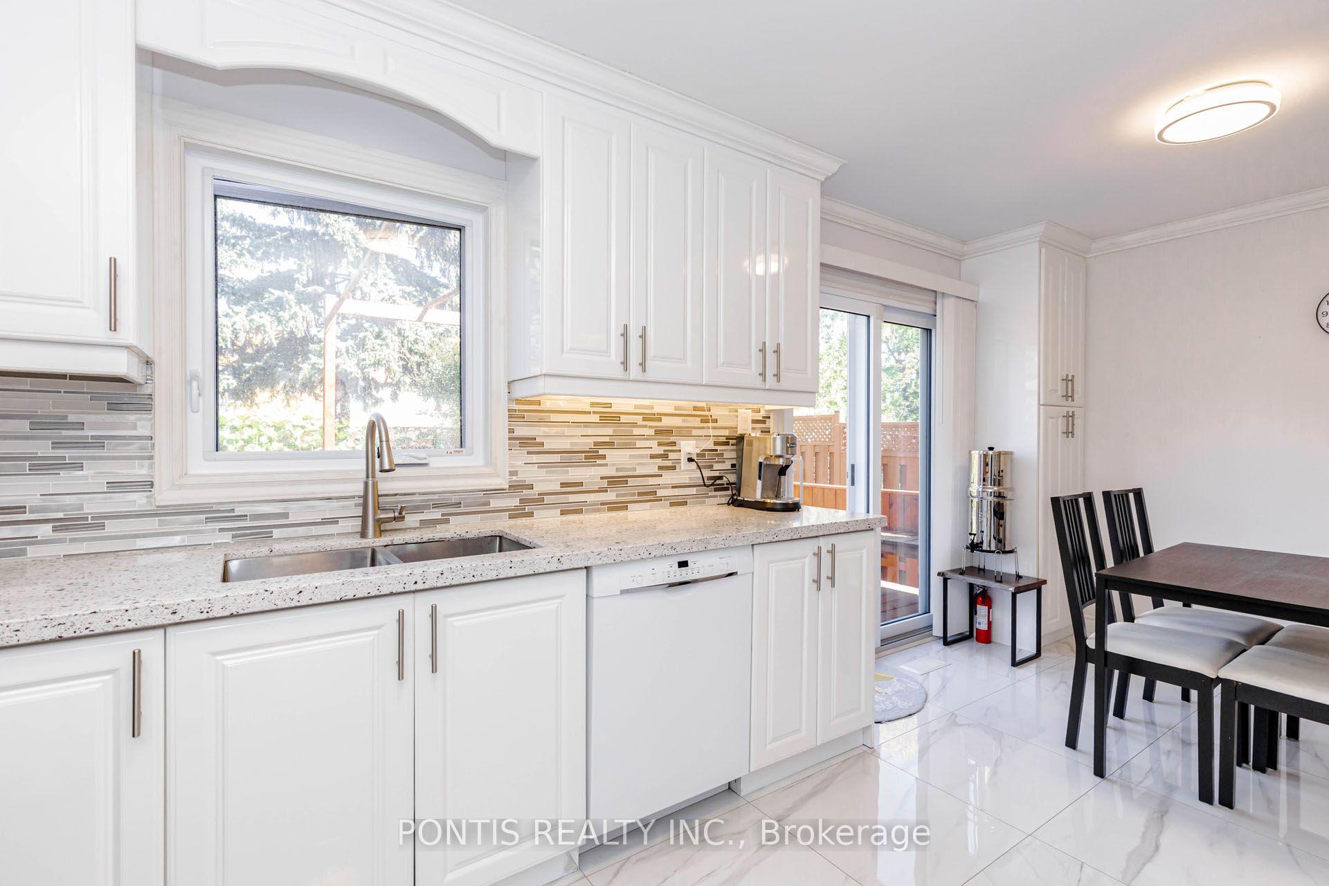 Photo 15 of 6 Calmist Crescent, Brampton, Fletcher's West — HOMEH