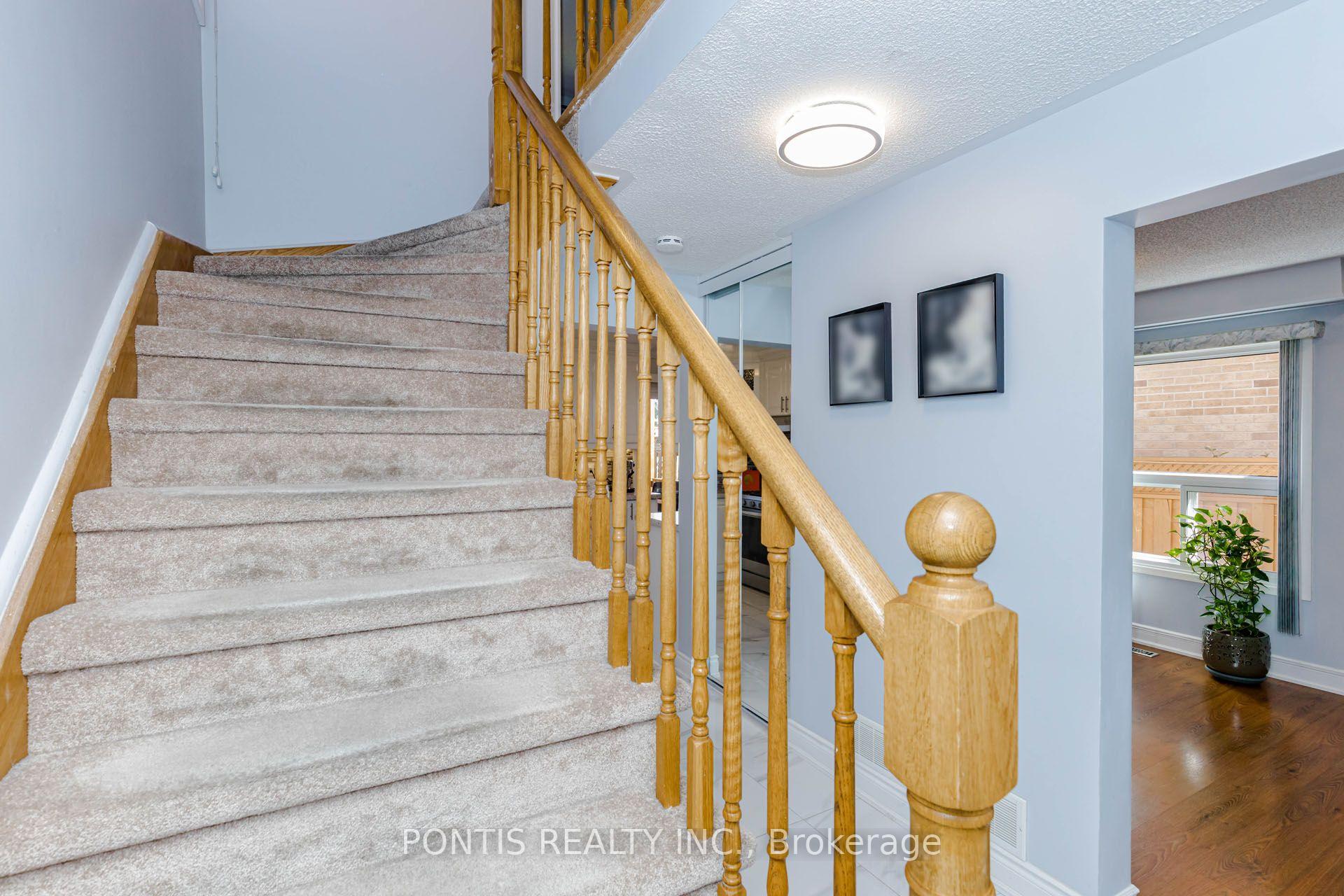 Photo 19 of 6 Calmist Crescent, Brampton, Fletcher's West — HOMEH