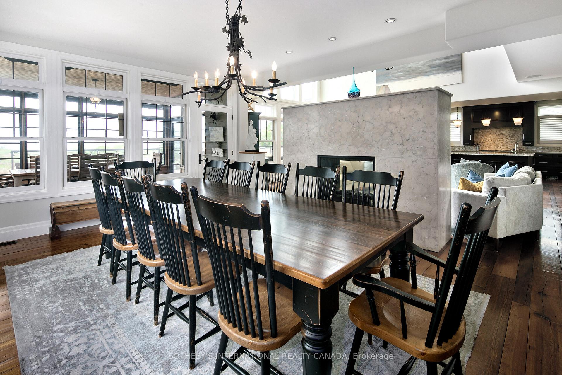 Photo 10 of 156 Bartlett Boulevard, Collingwood — HOMEH