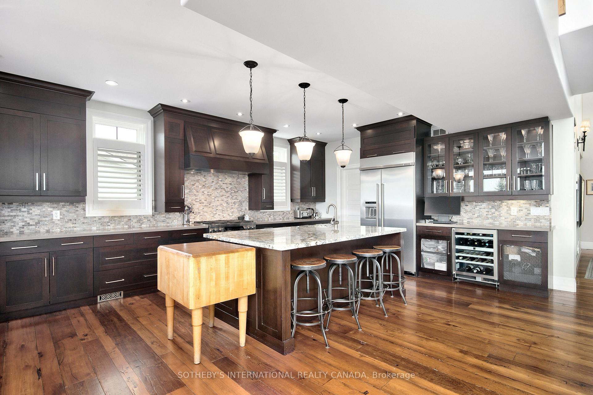 Photo 13 of 156 Bartlett Boulevard, Collingwood — HOMEH