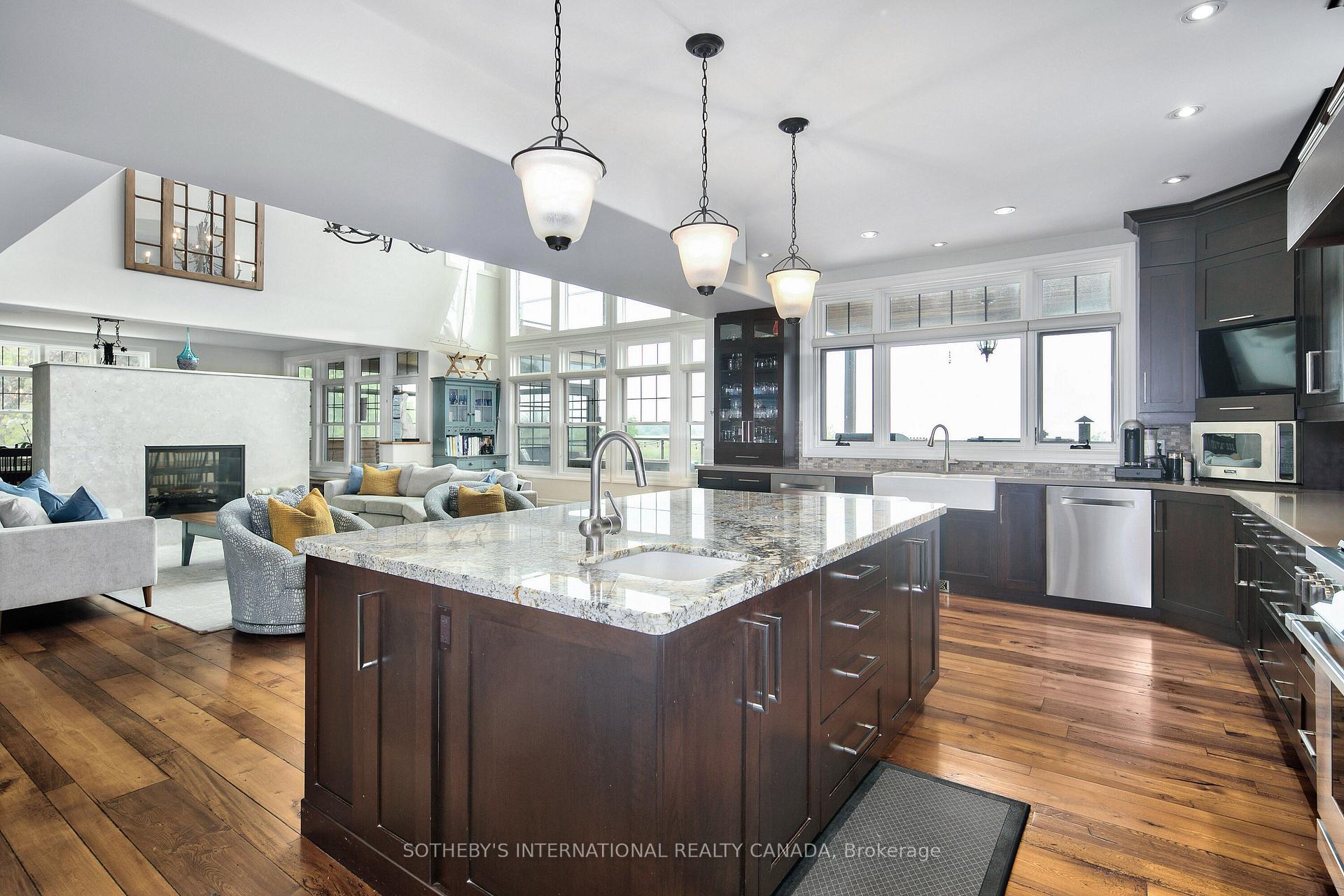Photo 14 of 156 Bartlett Boulevard, Collingwood — HOMEH