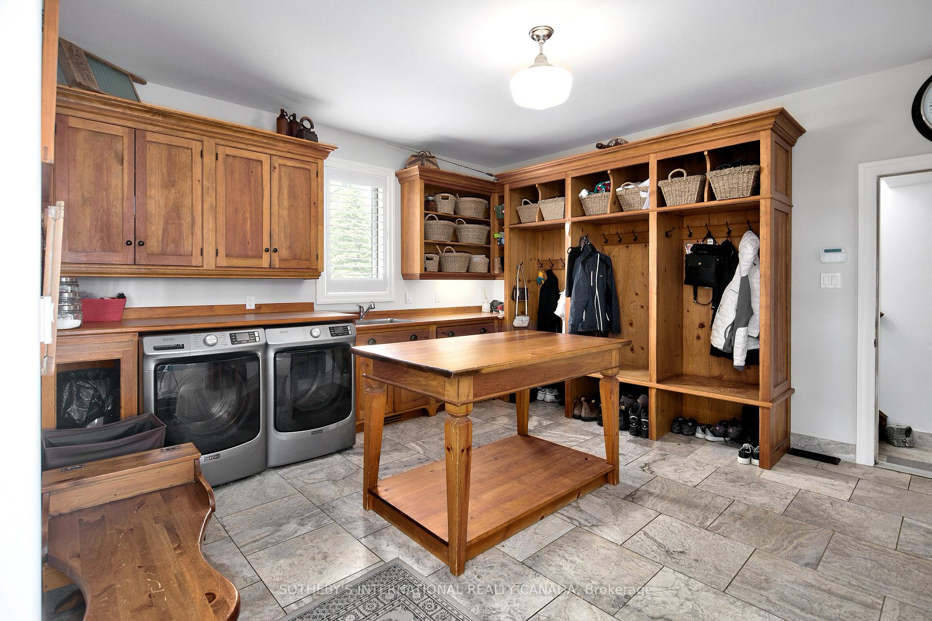 Photo 15 of 156 Bartlett Boulevard, Collingwood — HOMEH