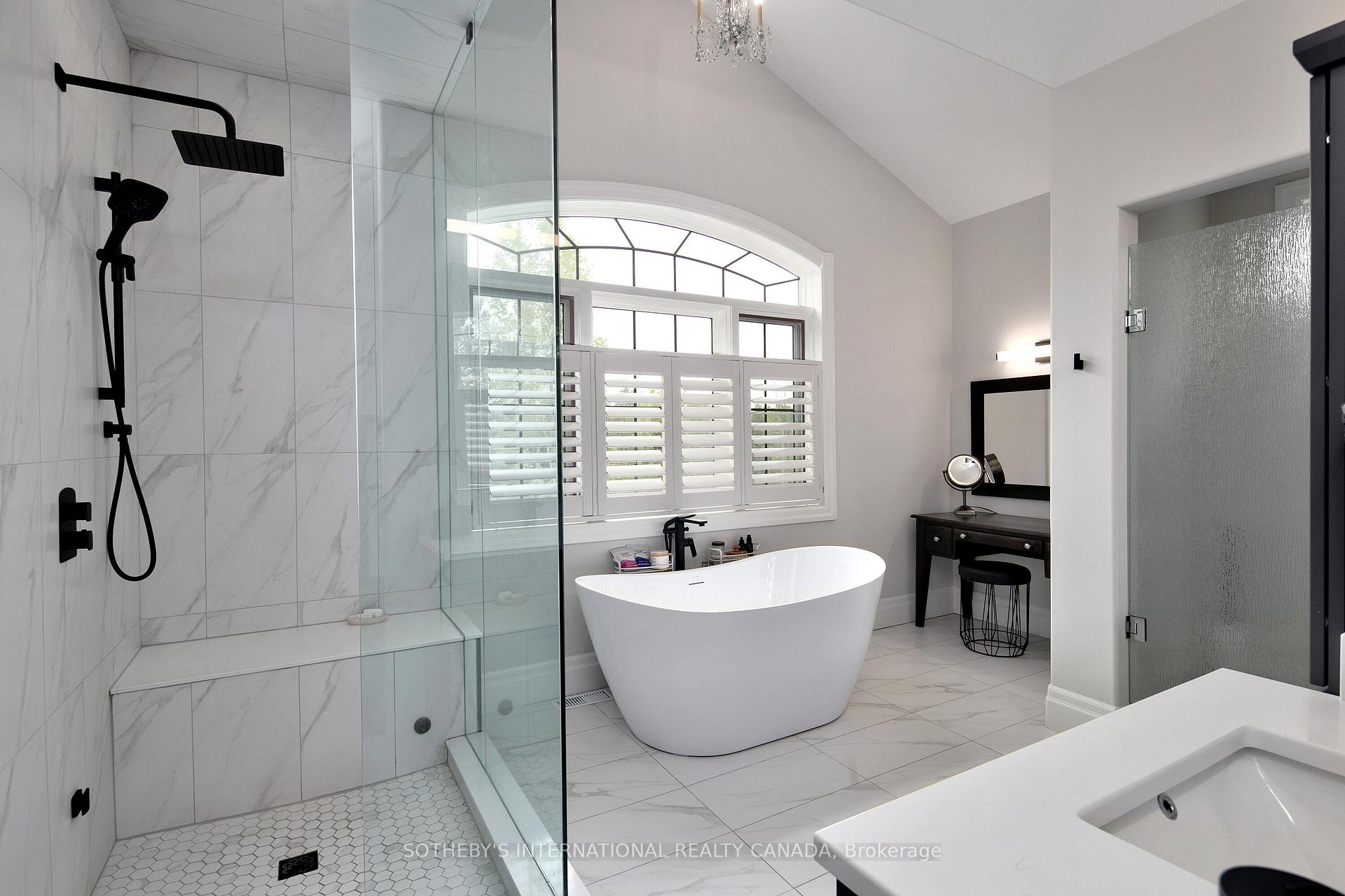 Photo 20 of 156 Bartlett Boulevard, Collingwood — HOMEH