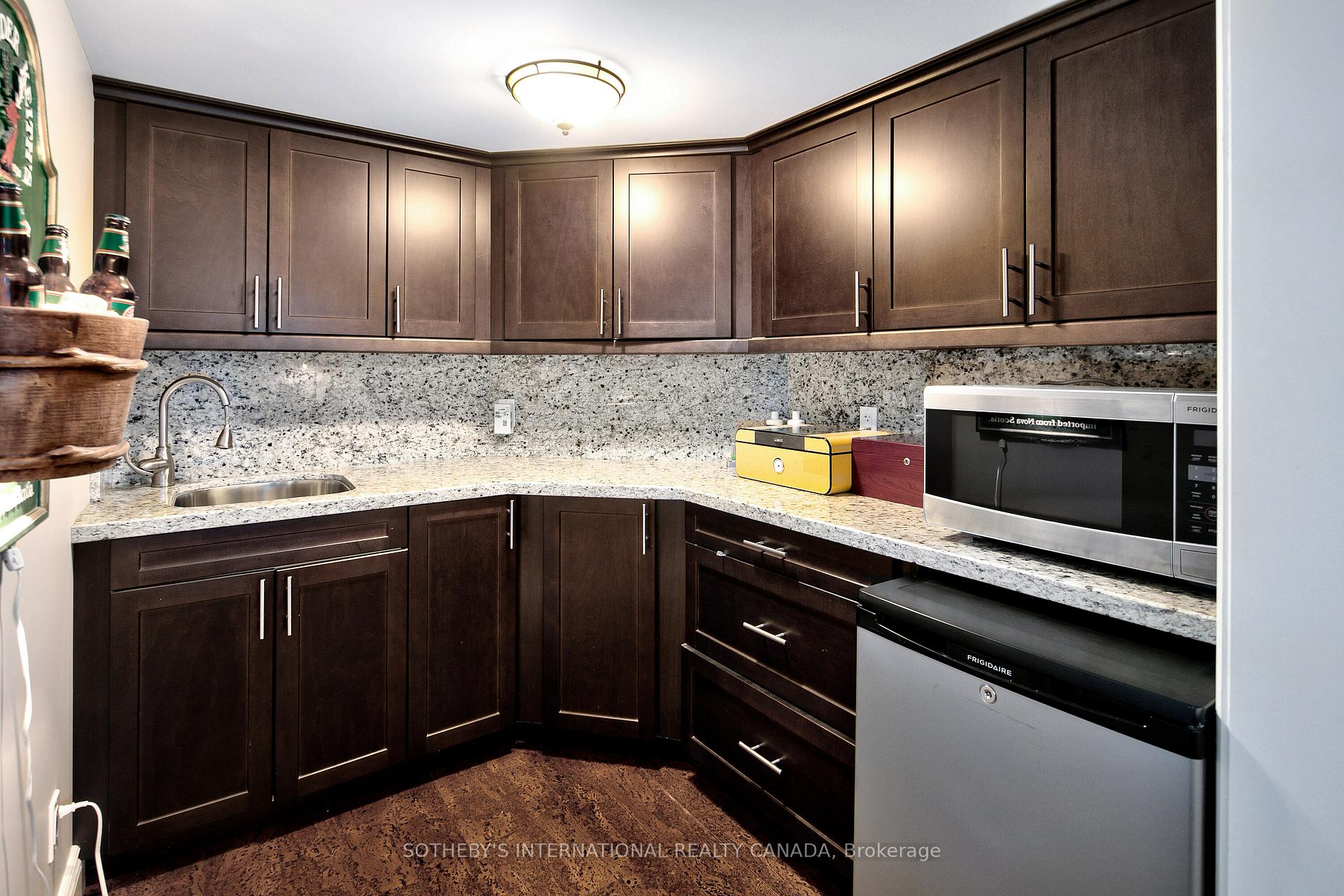 Photo 28 of 156 Bartlett Boulevard, Collingwood — HOMEH