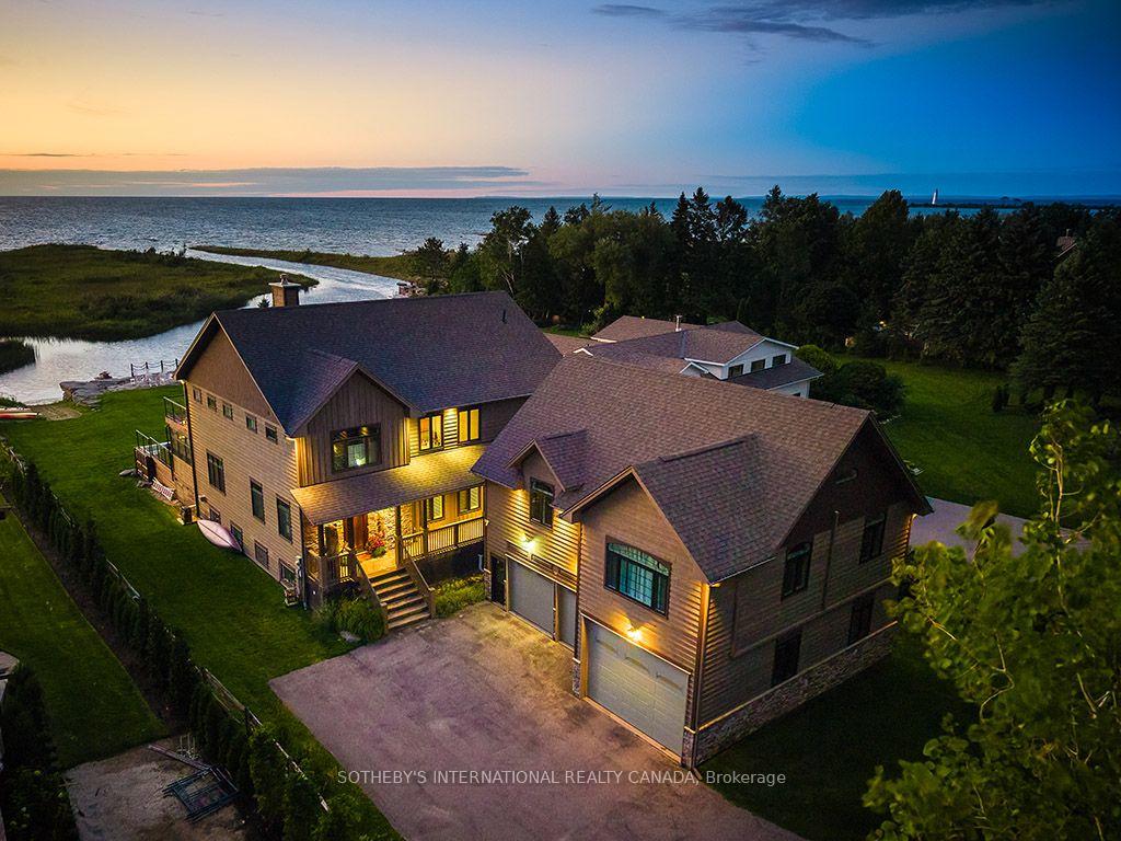 Photo 1 of 156 Bartlett Boulevard, Collingwood — HOMEH