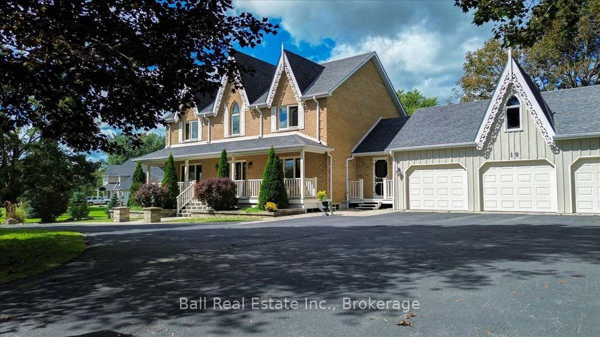 Photo 3 of 19 Castle Harbour Drive E, Scugog, Port Perry — HOMEH