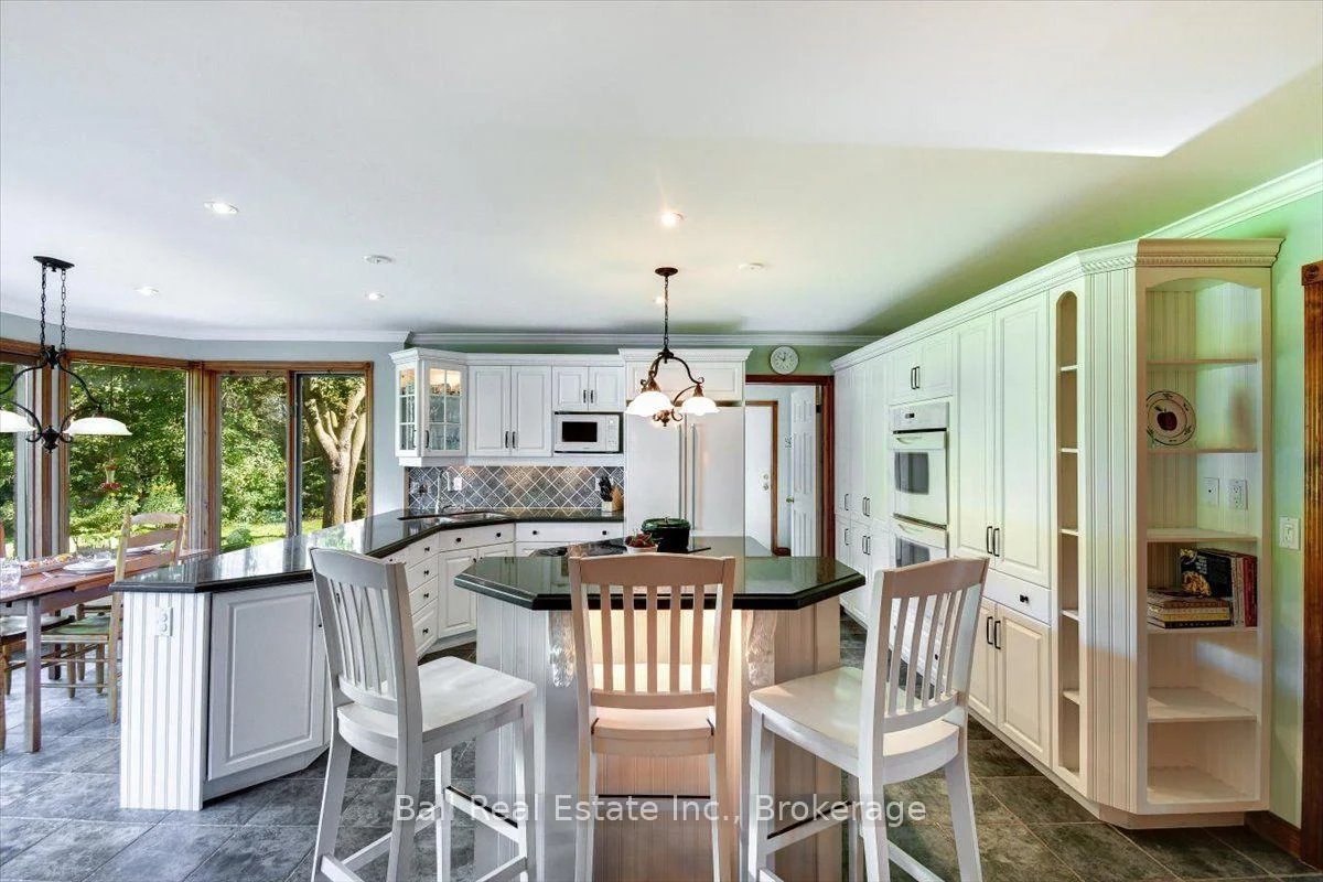 Photo 32 of 19 Castle Harbour Drive E, Scugog, Port Perry — HOMEH