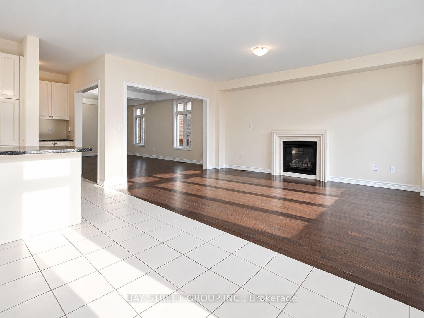 Photo 7 of 22 John Smith Street, East Gwillimbury, Holland Landing — HOMEH