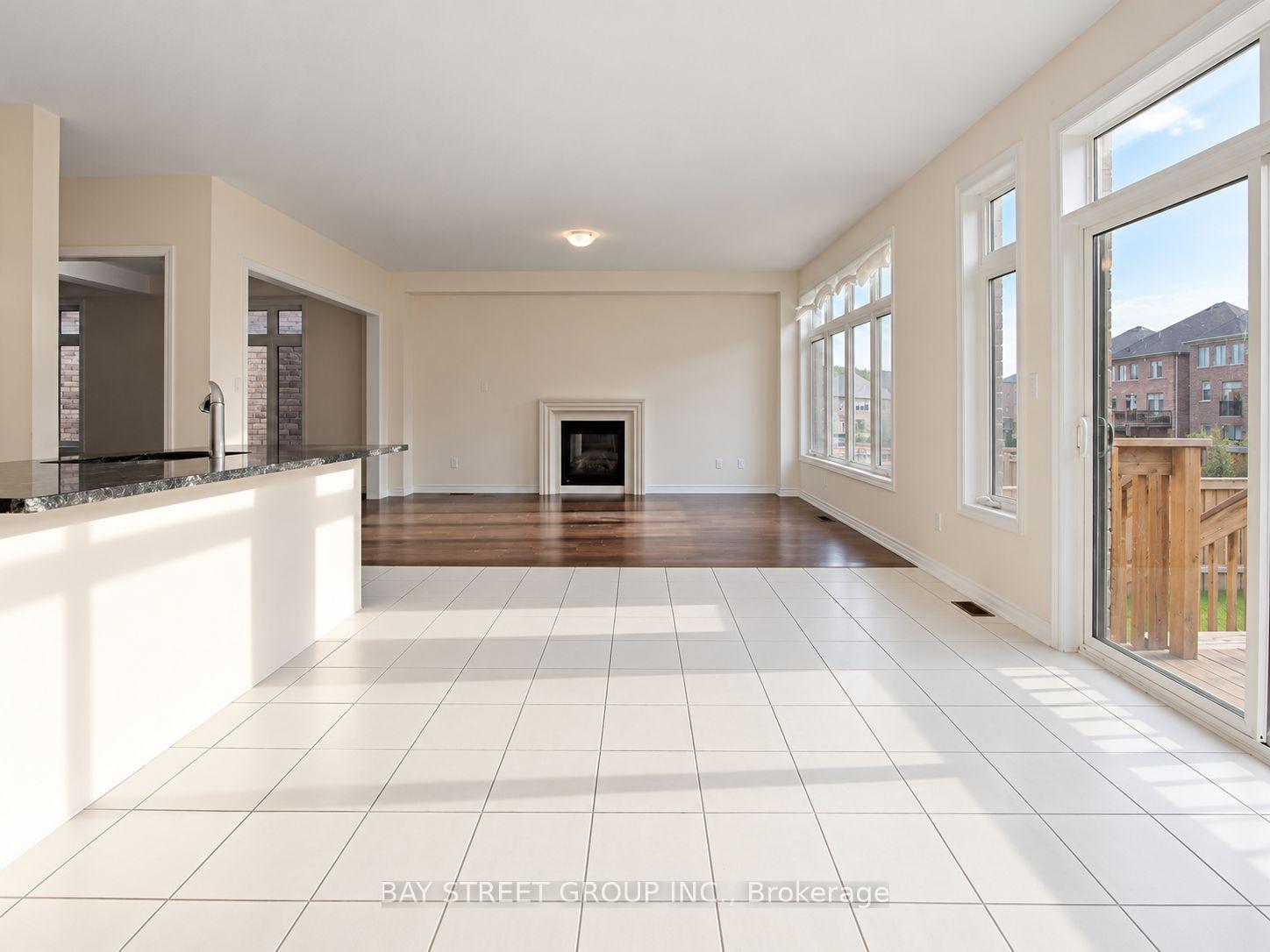 Photo 9 of 22 John Smith Street, East Gwillimbury, Holland Landing — HOMEH