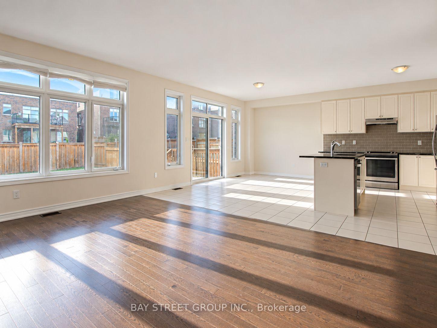 Photo 11 of 22 John Smith Street, East Gwillimbury, Holland Landing — HOMEH