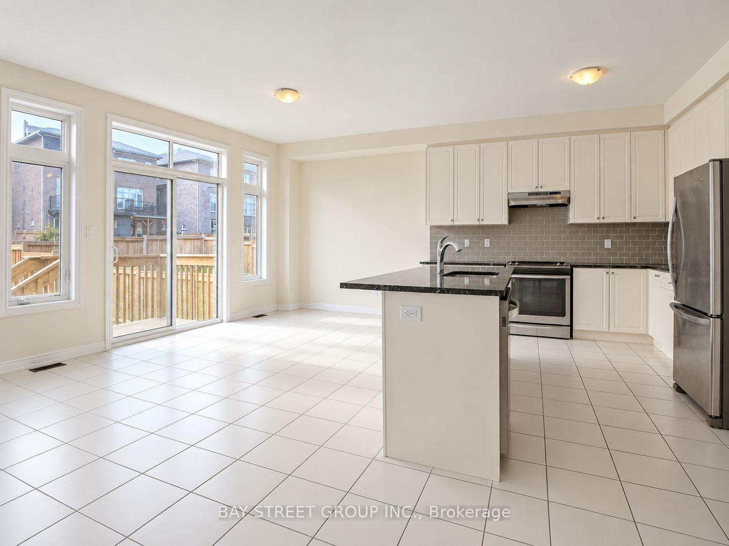 Photo 12 of 22 John Smith Street, East Gwillimbury, Holland Landing — HOMEH