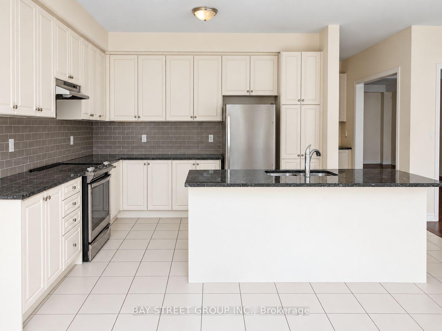 Photo 13 of 22 John Smith Street, East Gwillimbury, Holland Landing — HOMEH