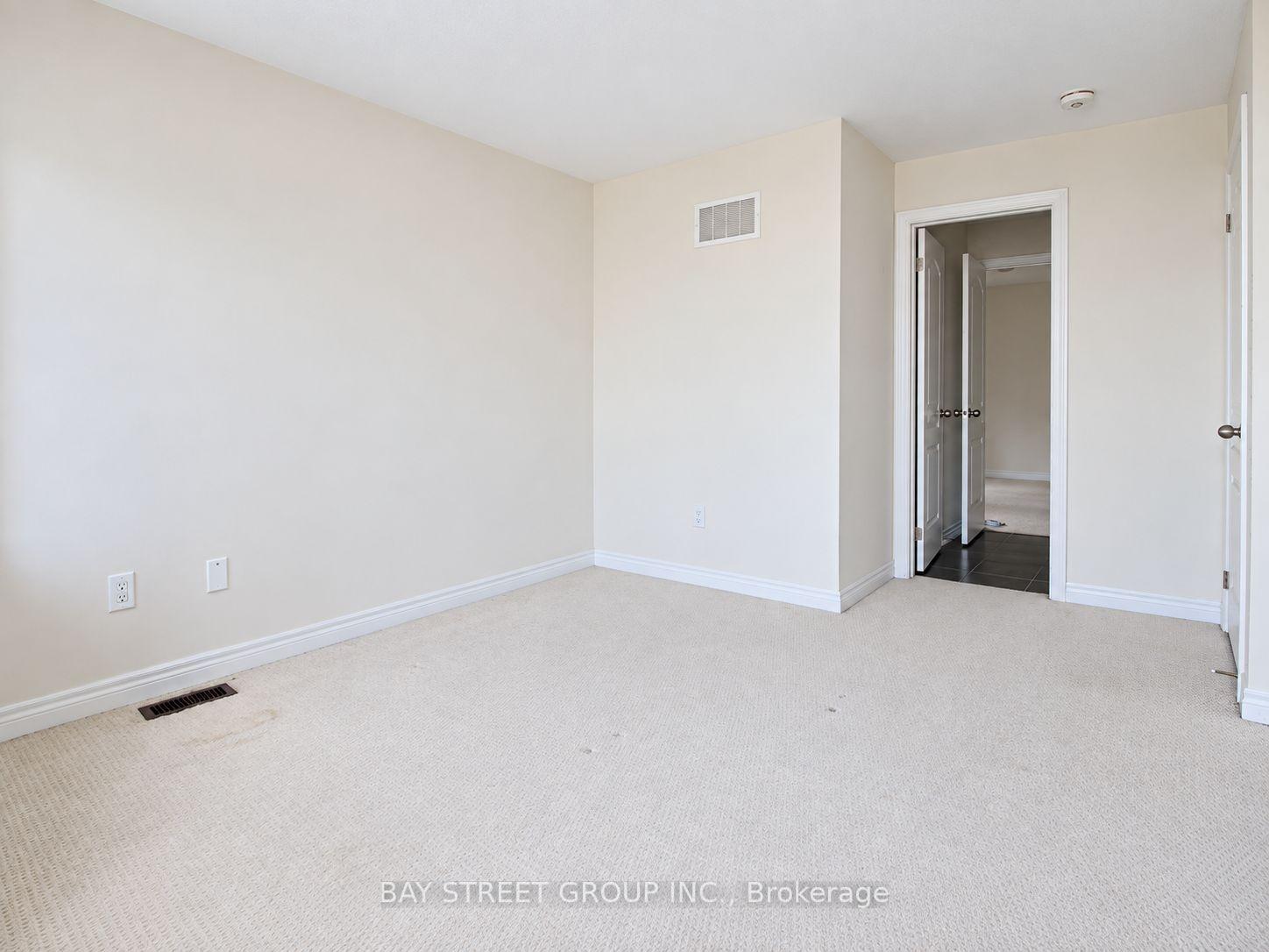 Photo 25 of 22 John Smith Street, East Gwillimbury, Holland Landing — HOMEH