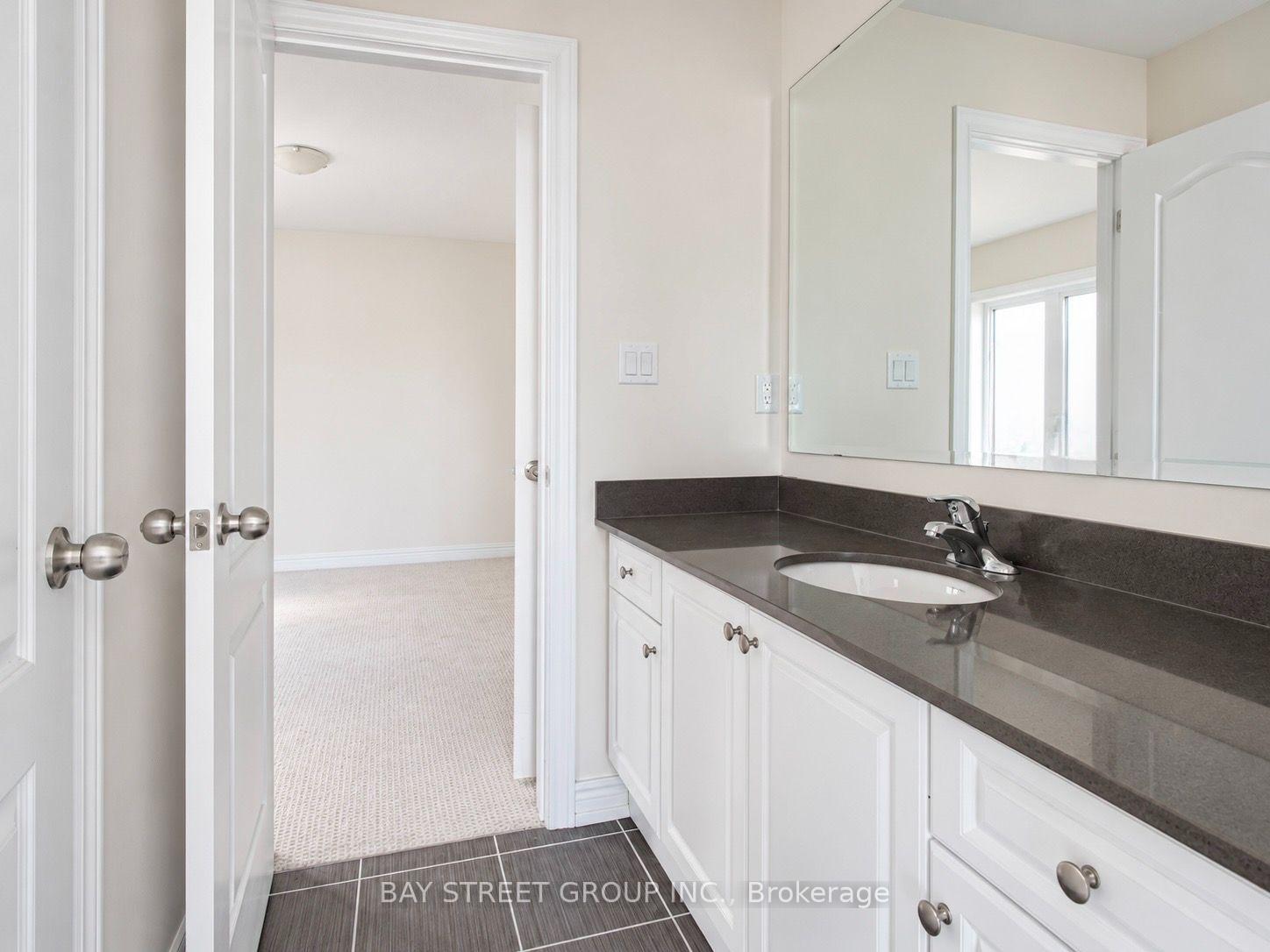 Photo 27 of 22 John Smith Street, East Gwillimbury, Holland Landing — HOMEH