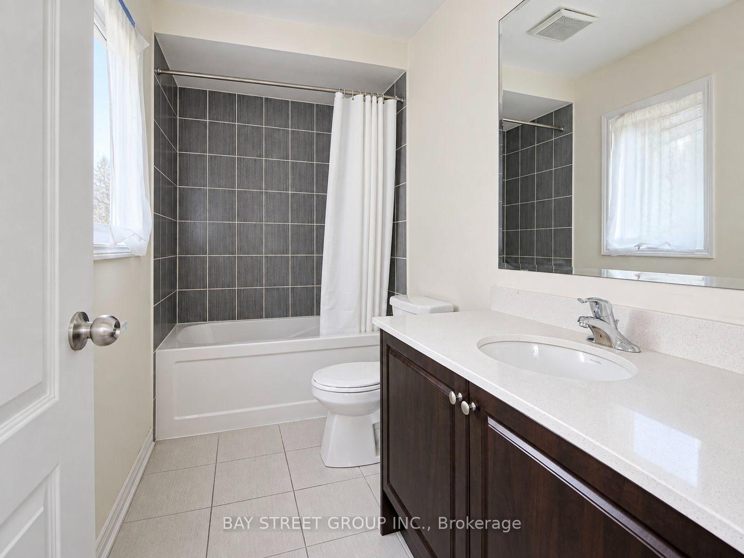 Photo 30 of 22 John Smith Street, East Gwillimbury, Holland Landing — HOMEH