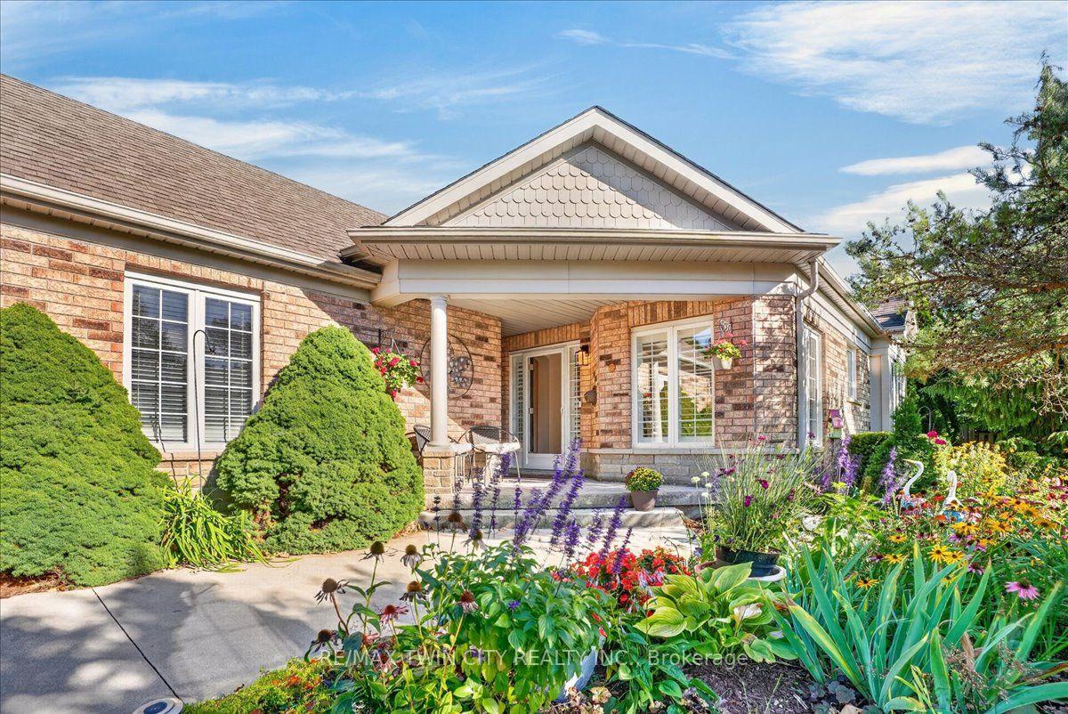 Photo 3 of 147 Reiber Court, Waterloo, Maple Hills — HOMEH