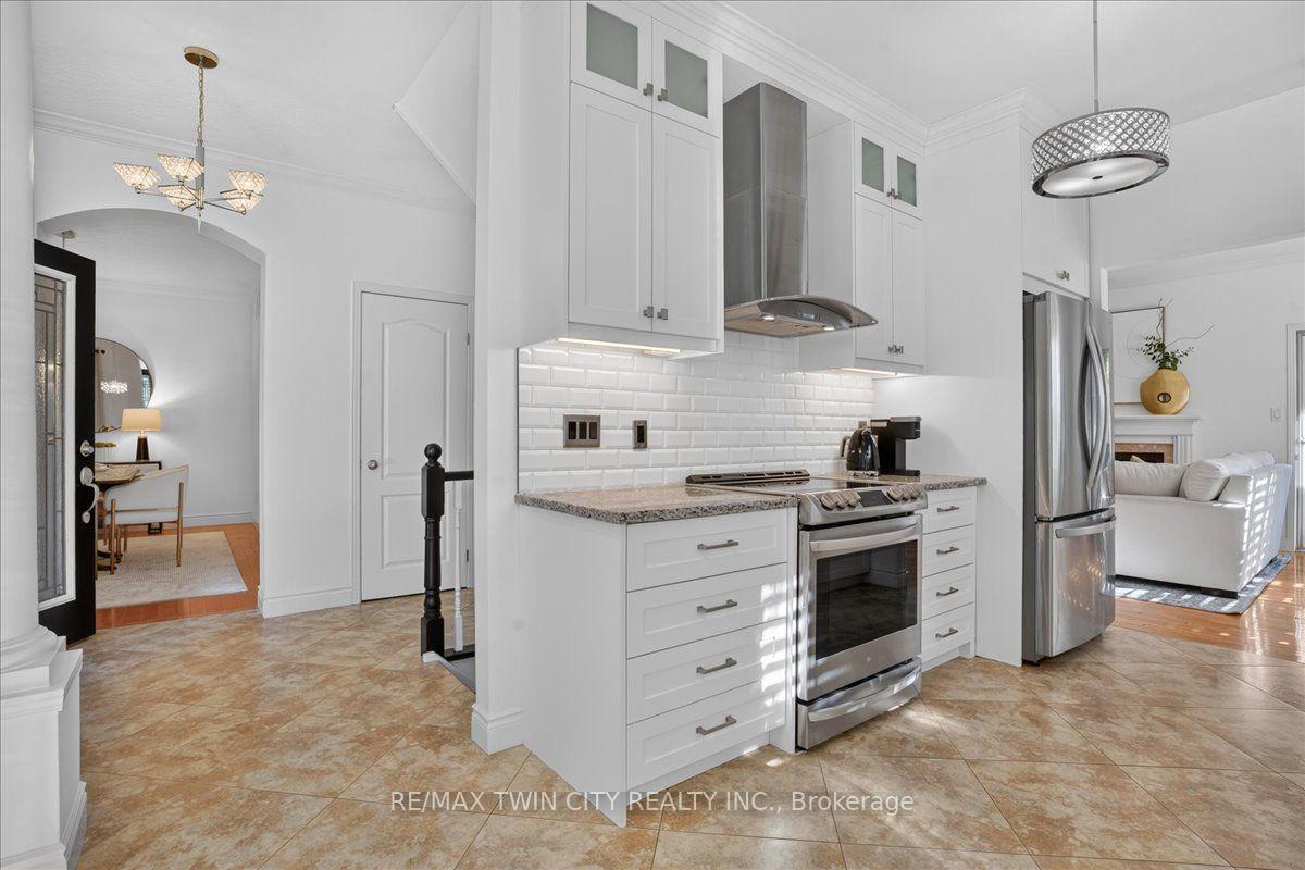 Photo 18 of 147 Reiber Court, Waterloo, Maple Hills — HOMEH