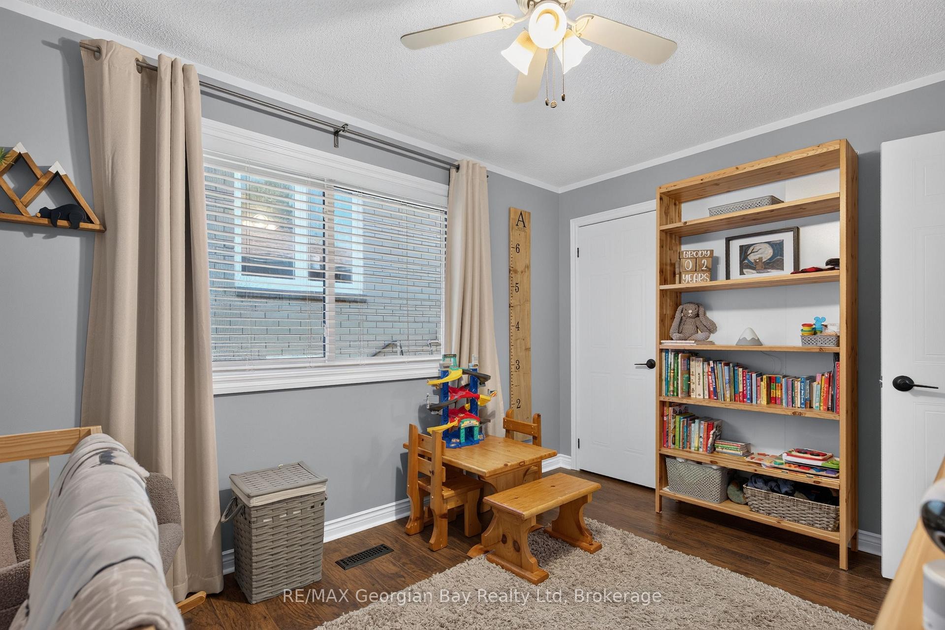 Photo 21 of 988 Victoria Street, Midland — HOMEH