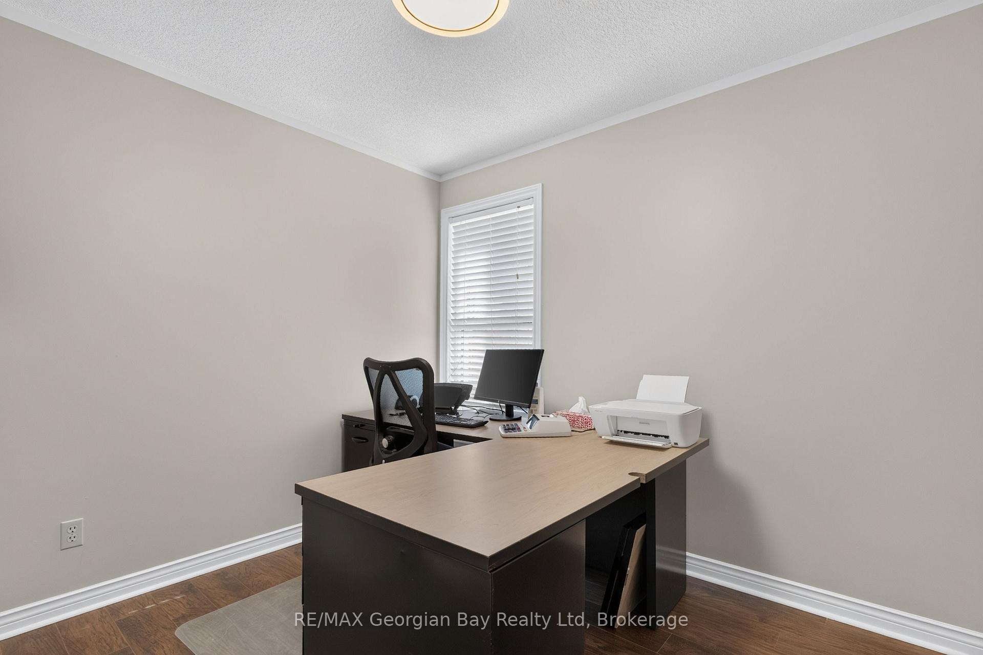 Photo 22 of 988 Victoria Street, Midland — HOMEH