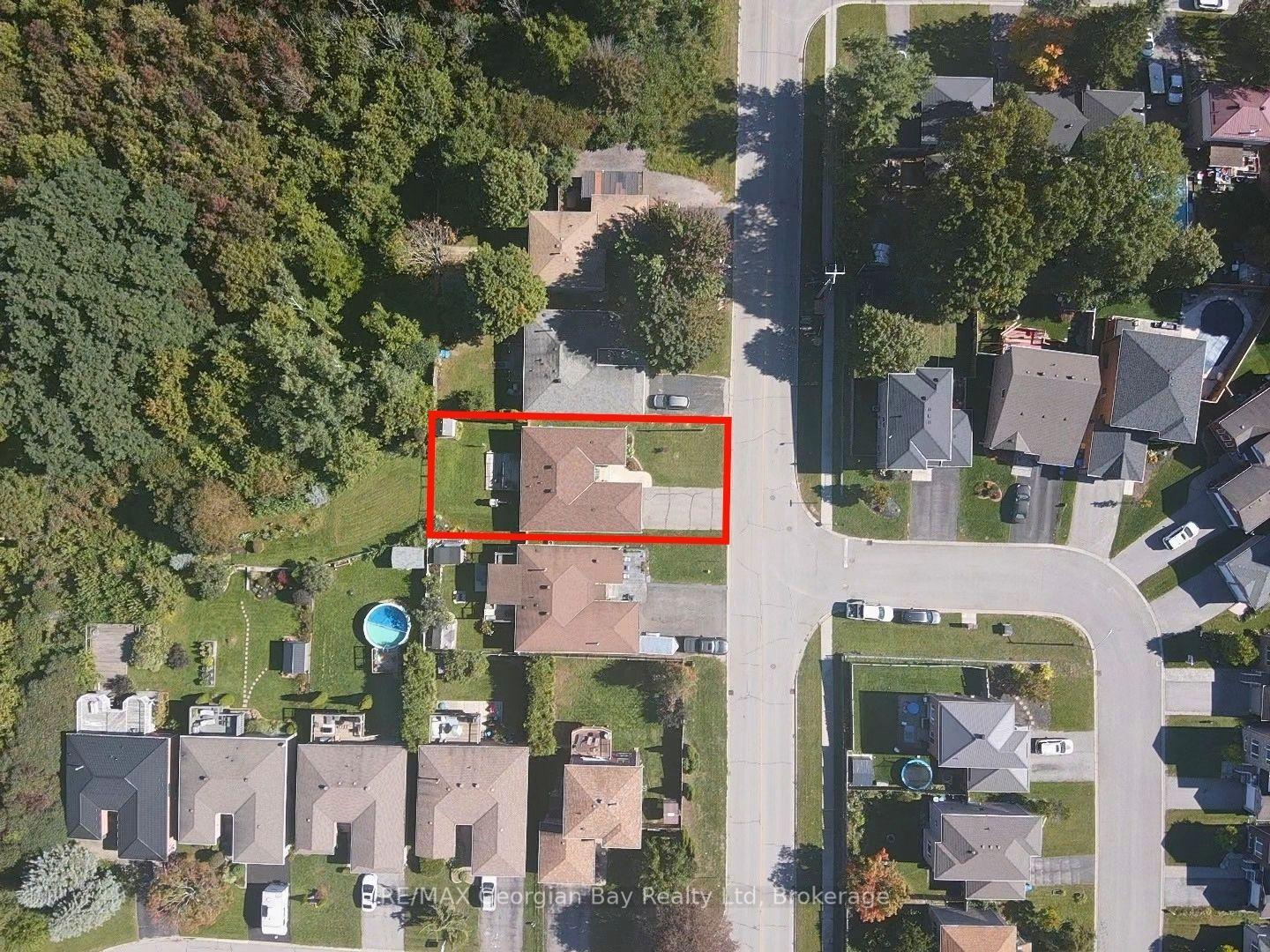 Photo 43 of 988 Victoria Street, Midland — HOMEH