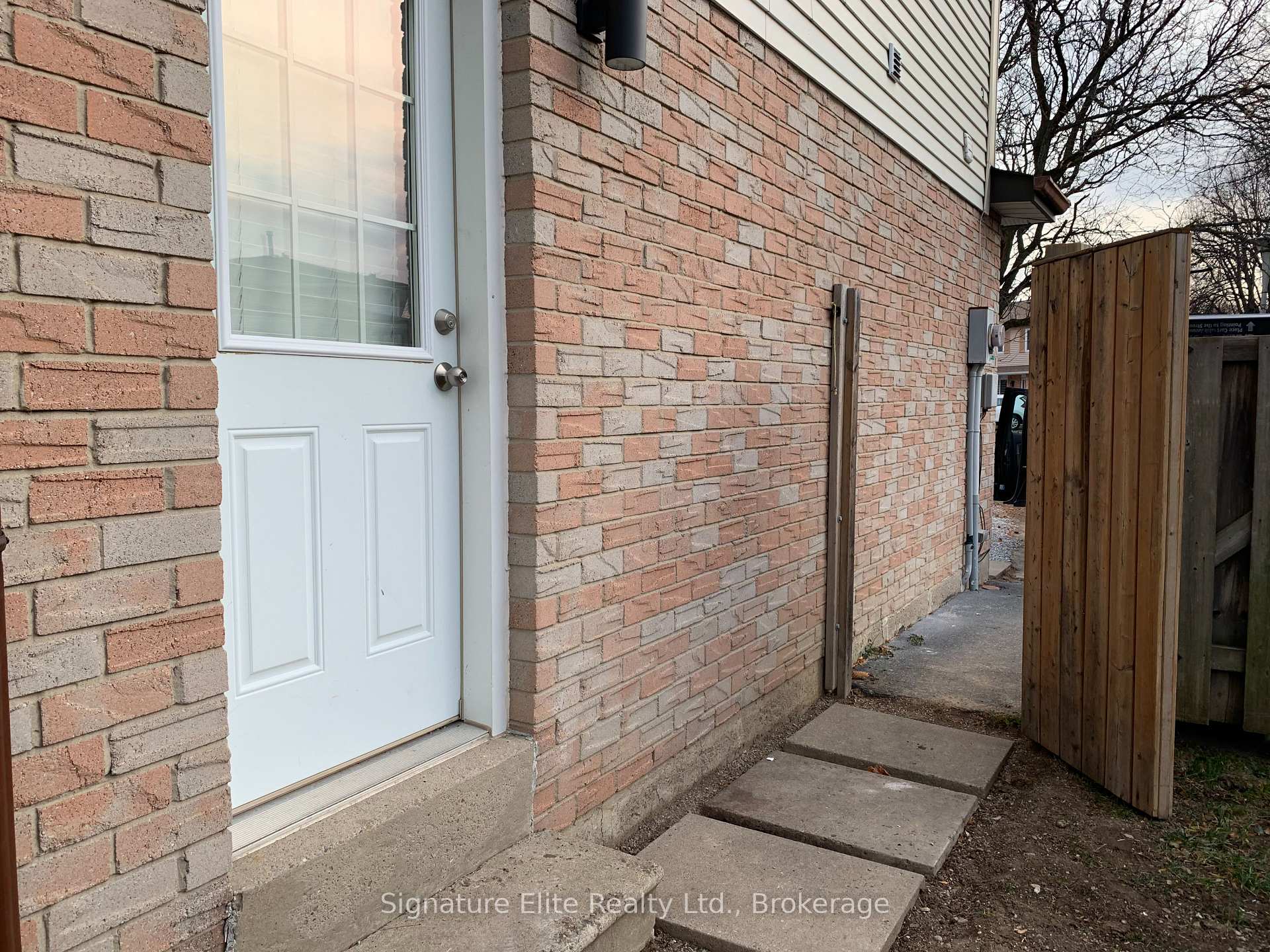 Photo 9 of Unit Bsmt, 43 Marblehead Crescent, Brampton, Central Park — HOMEH