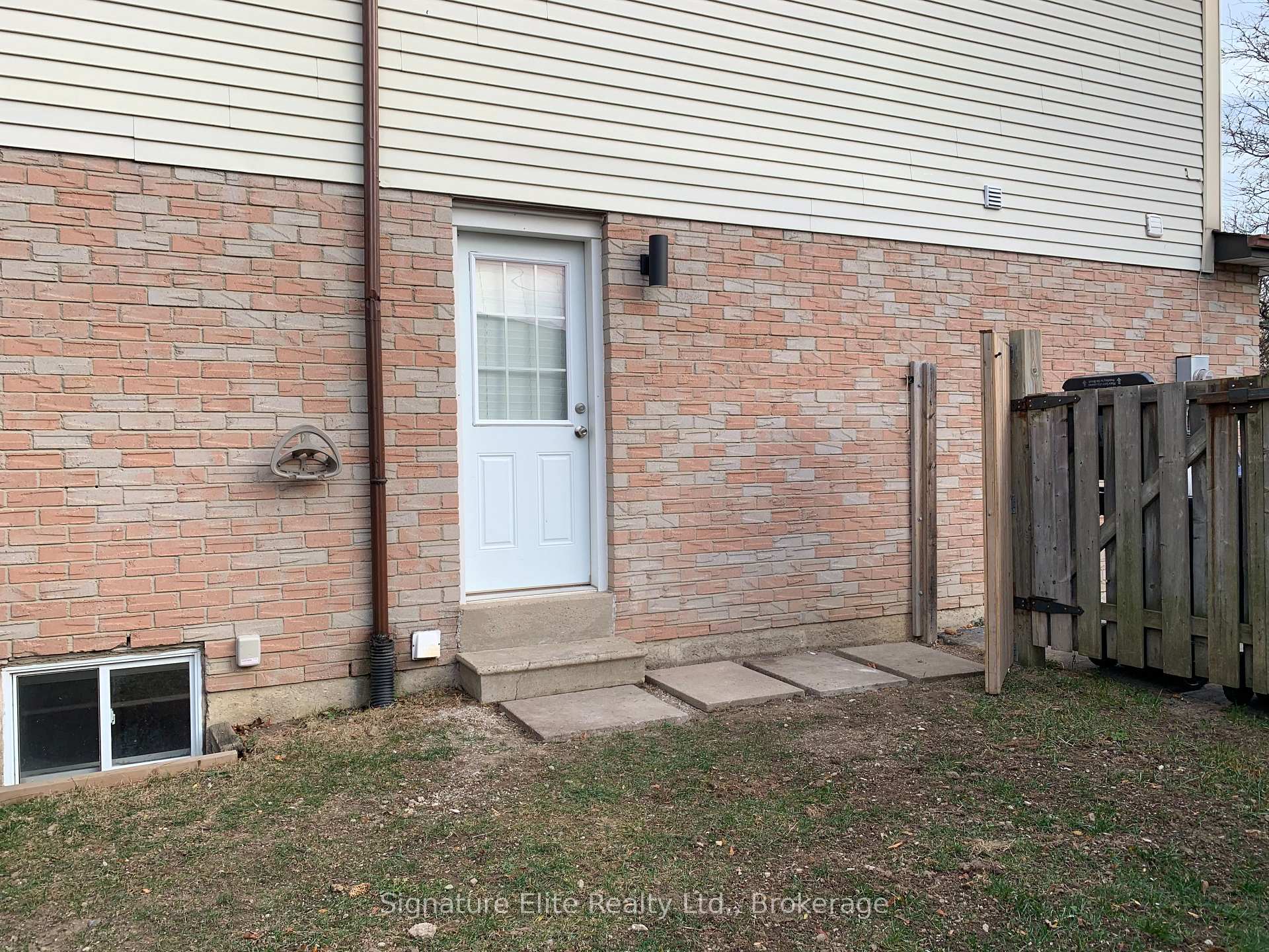 Photo 18 of Unit Bsmt, 43 Marblehead Crescent, Brampton, Central Park — HOMEH