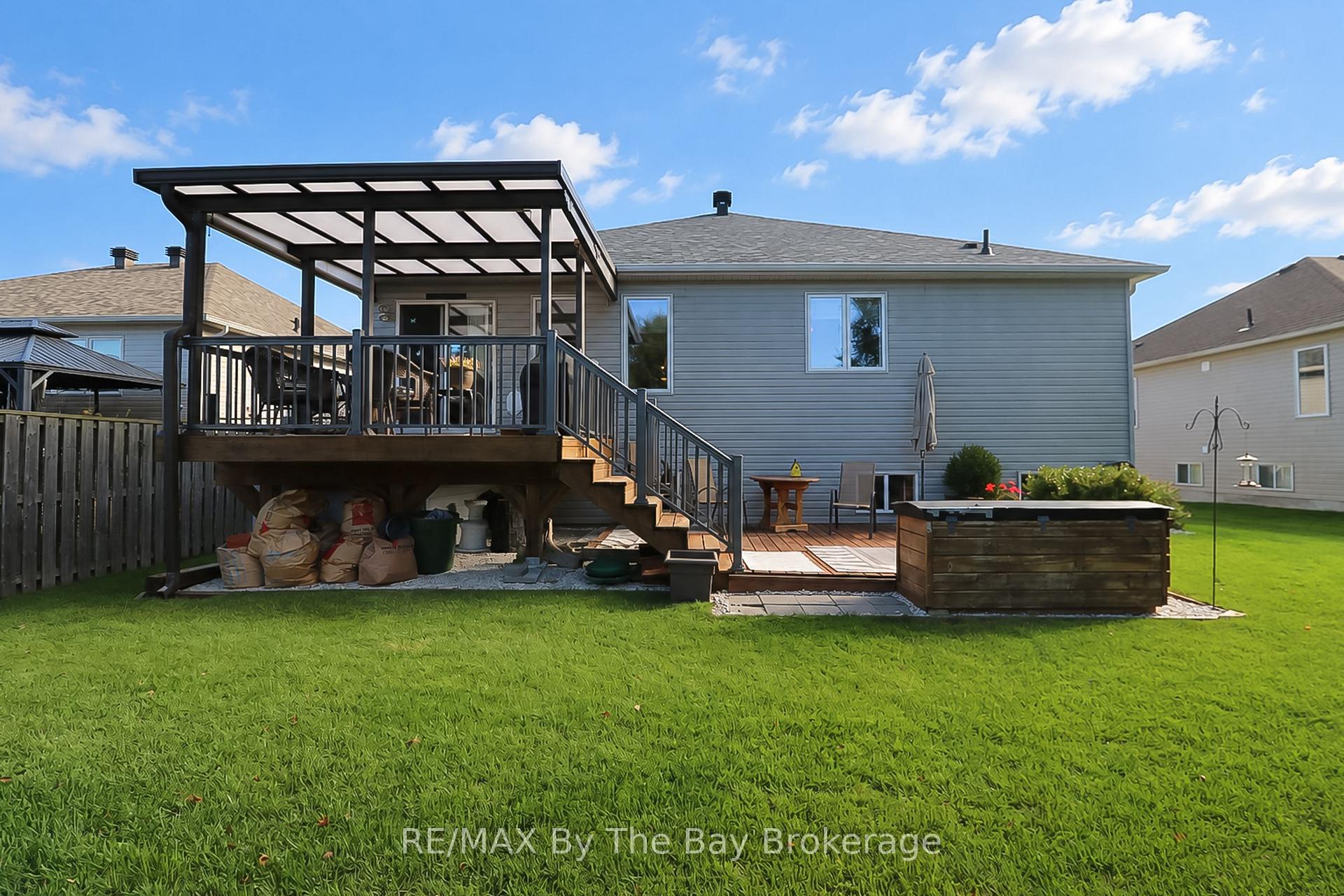 Photo 4 of 8 Middleport Drive, Wasaga Beach — HOMEH