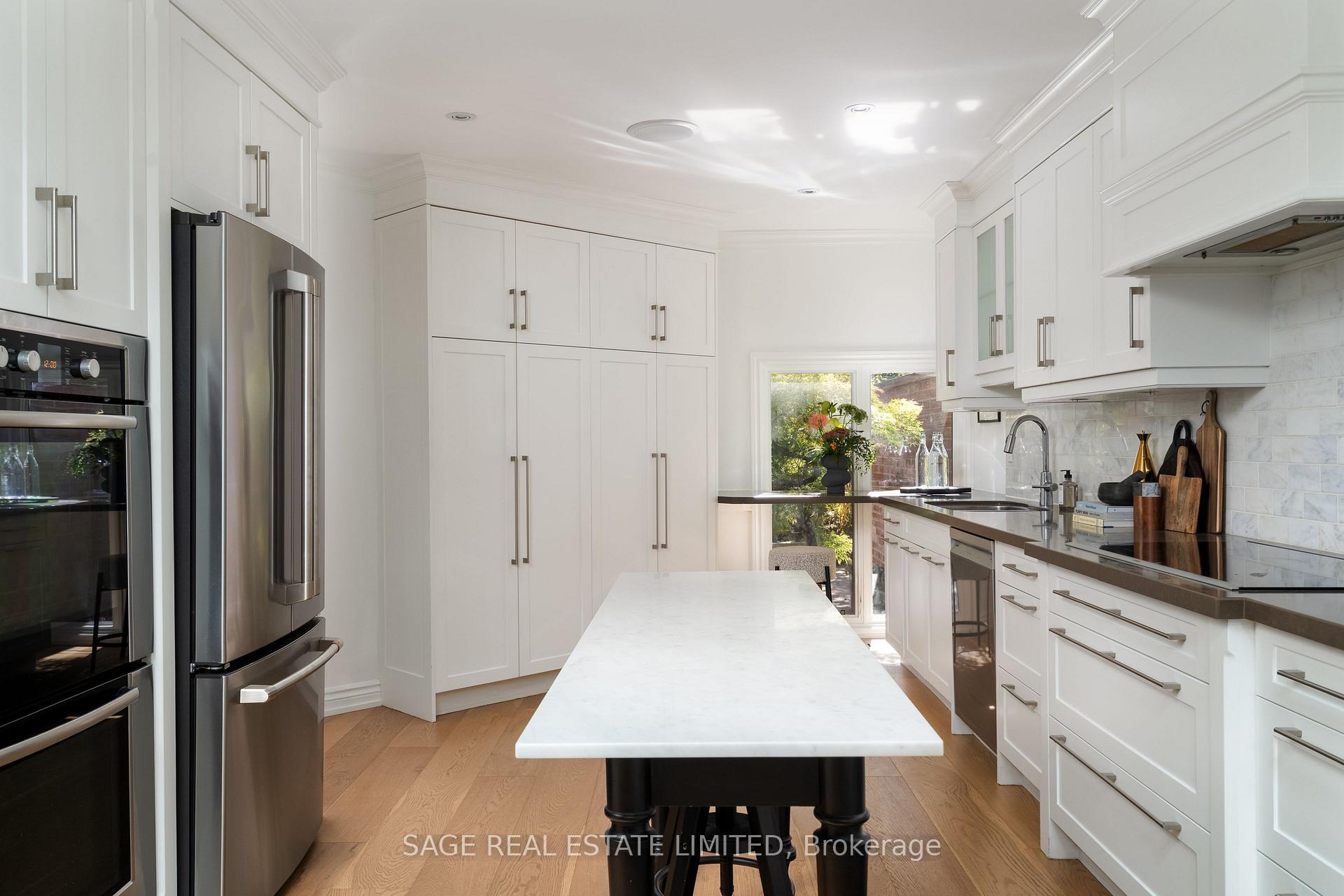 Photo 16 of 20 Connable Drive, Toronto, Casa Loma — HOMEH