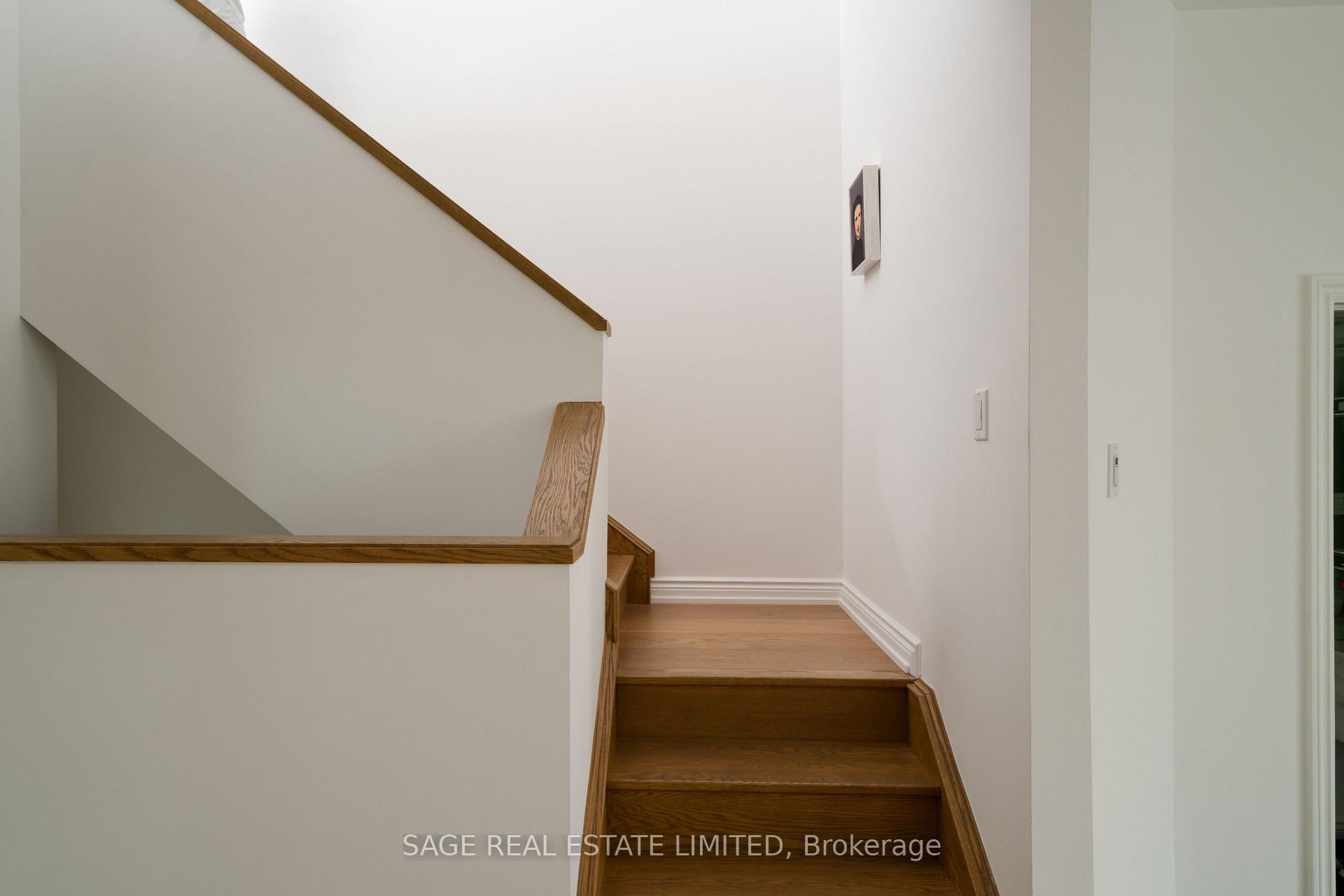 Photo 19 of 20 Connable Drive, Toronto, Casa Loma — HOMEH