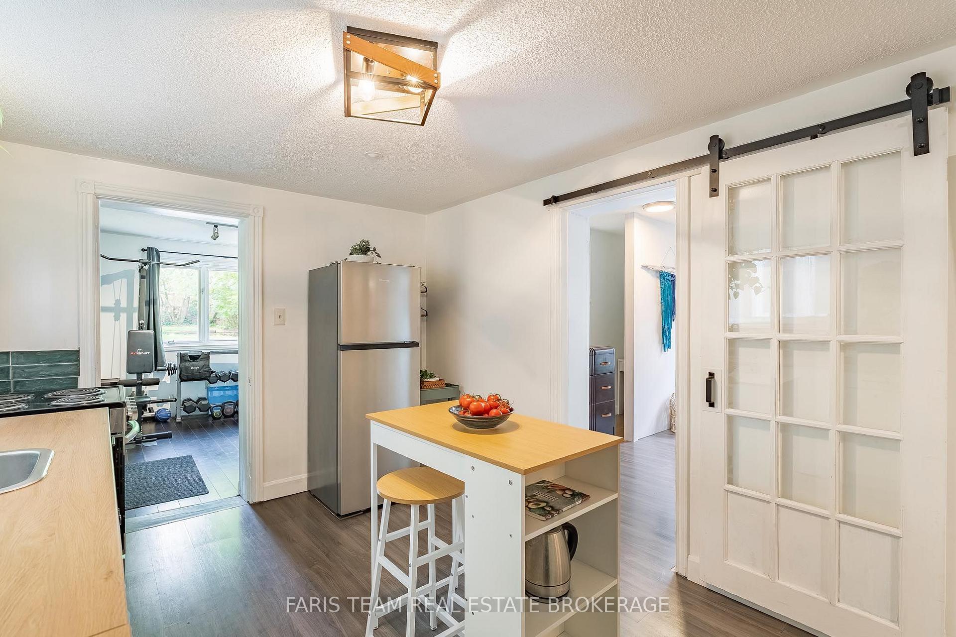 Photo 14 of 344 First Street, Midland — HOMEH