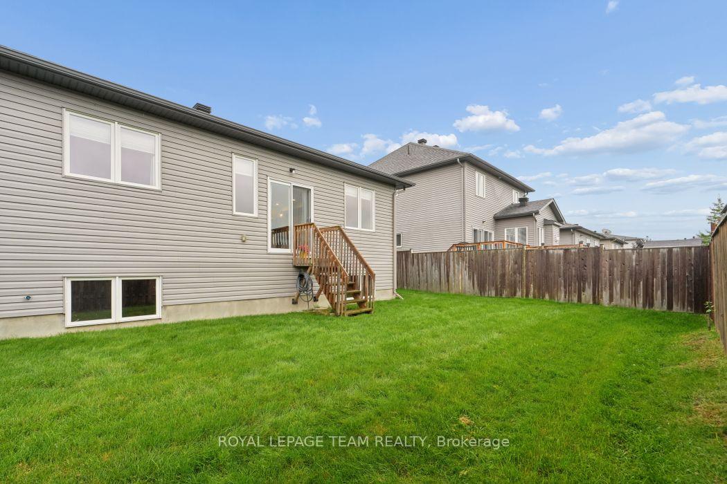 Photo 34 of 253 Edey Street, Arnprior, Arnprior — HOMEH