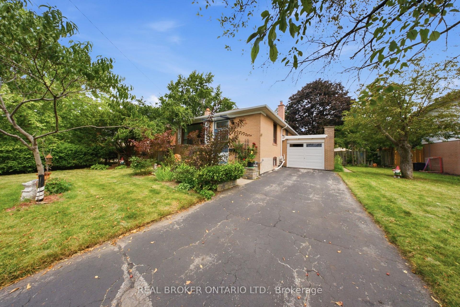 Photo 2 of 88 Cavehill Crescent, Scarborough, Wexford-Maryvale — HOMEH
