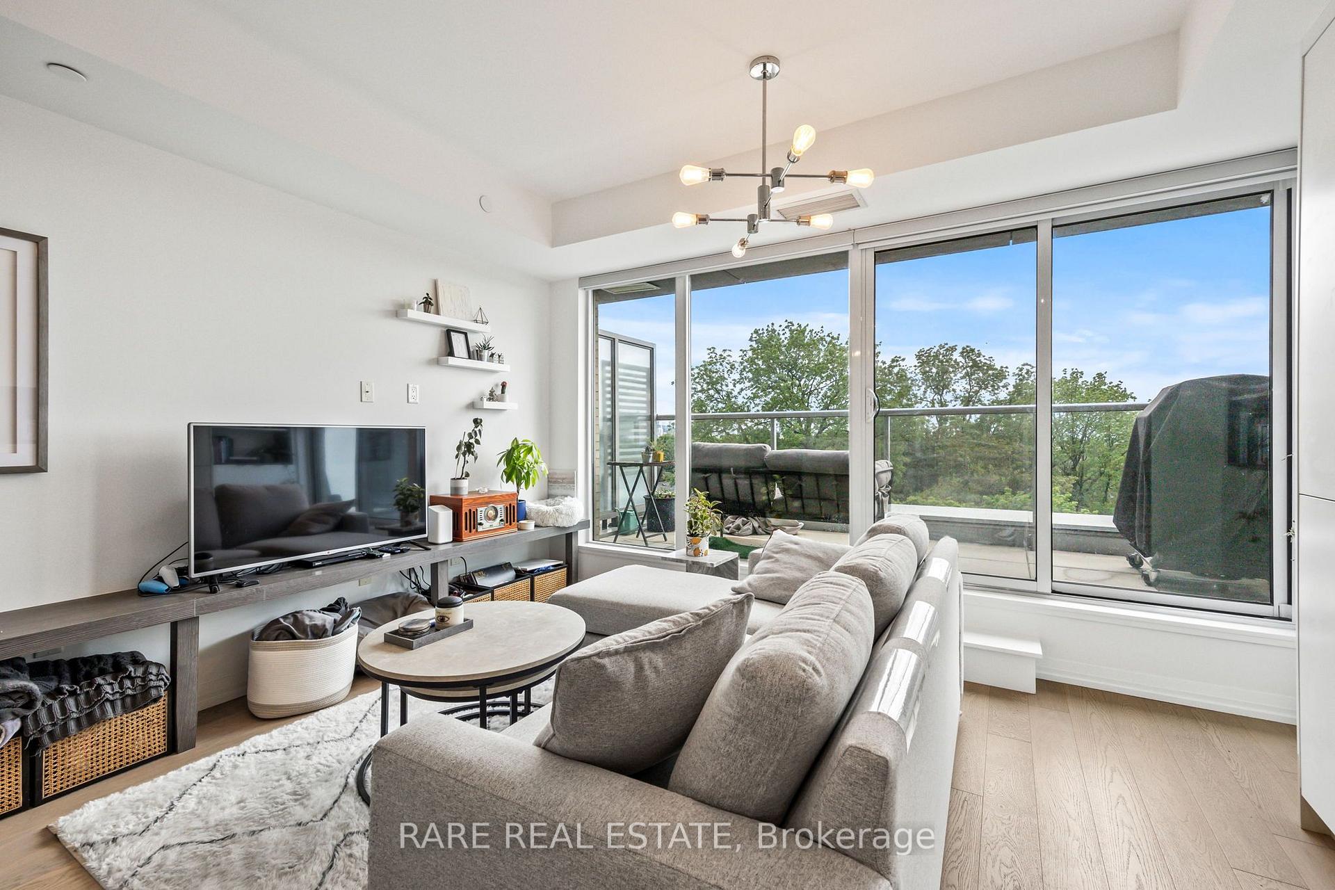 Photo 4 of Unit 514, 835 St Clair Avenue W, Toronto, Wychwood — HOMEH