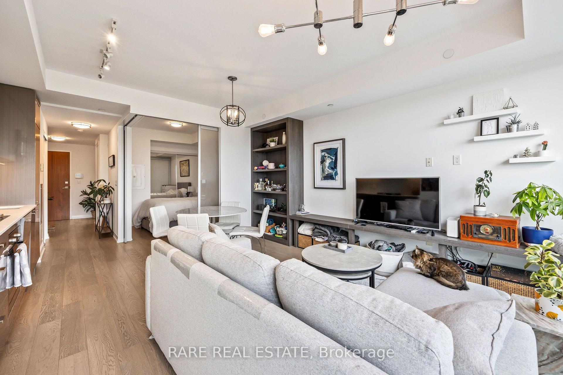 Photo 5 of Unit 514, 835 St Clair Avenue W, Toronto, Wychwood — HOMEH