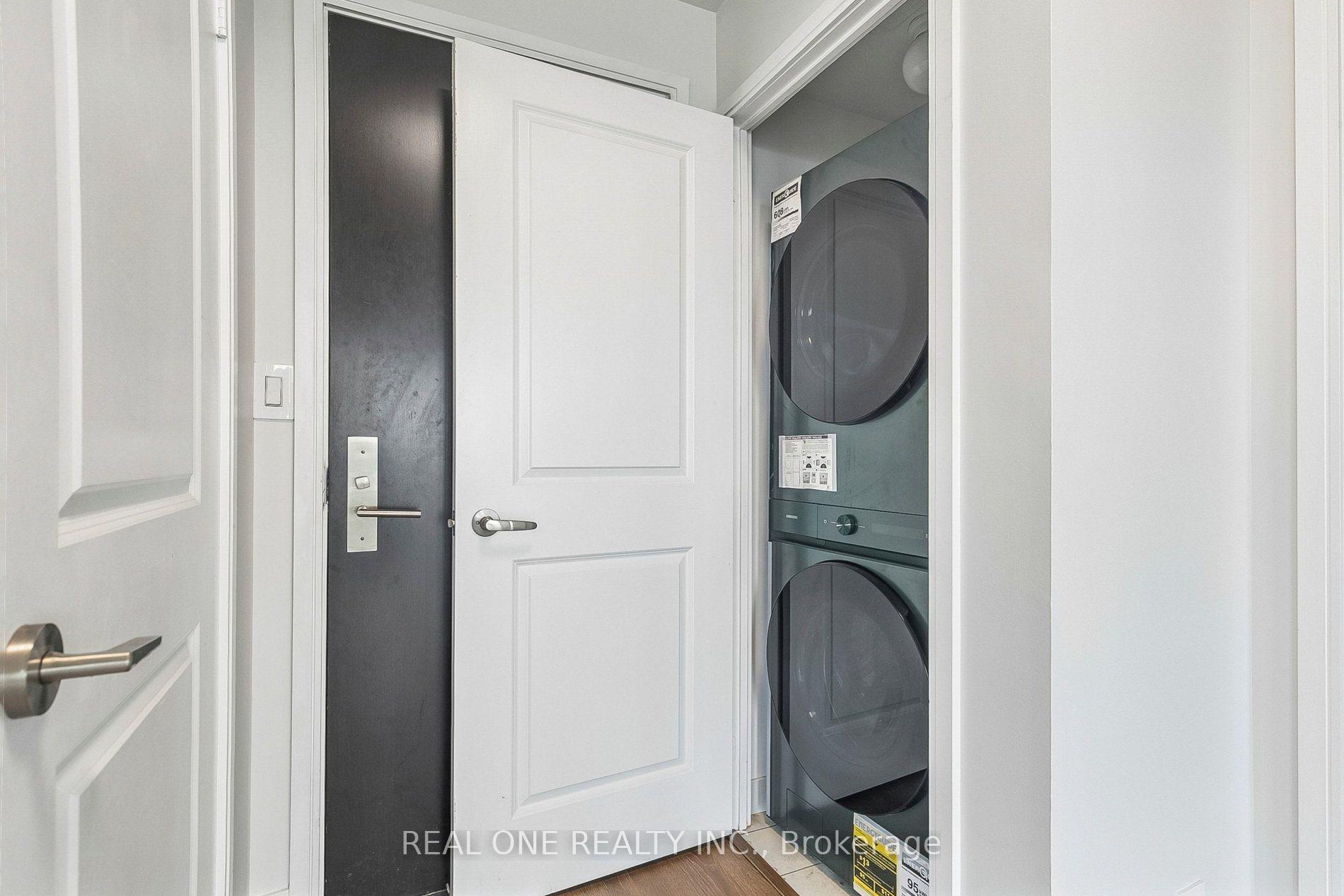 Photo 11 of Unit 5301, 60 Absolute Avenue, Mississauga, City Centre — HOMEH