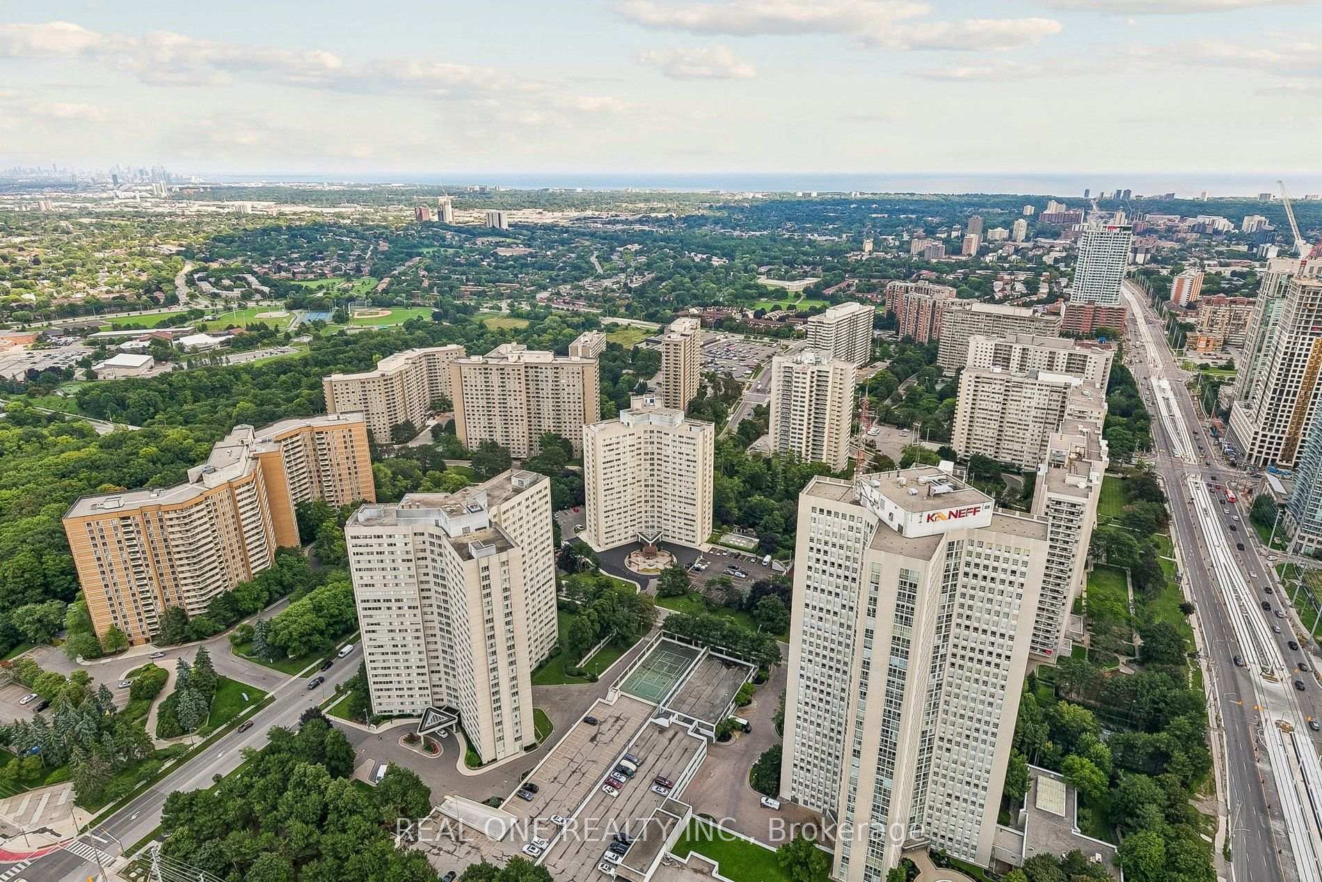 Photo 12 of Unit 5301, 60 Absolute Avenue, Mississauga, City Centre — HOMEH