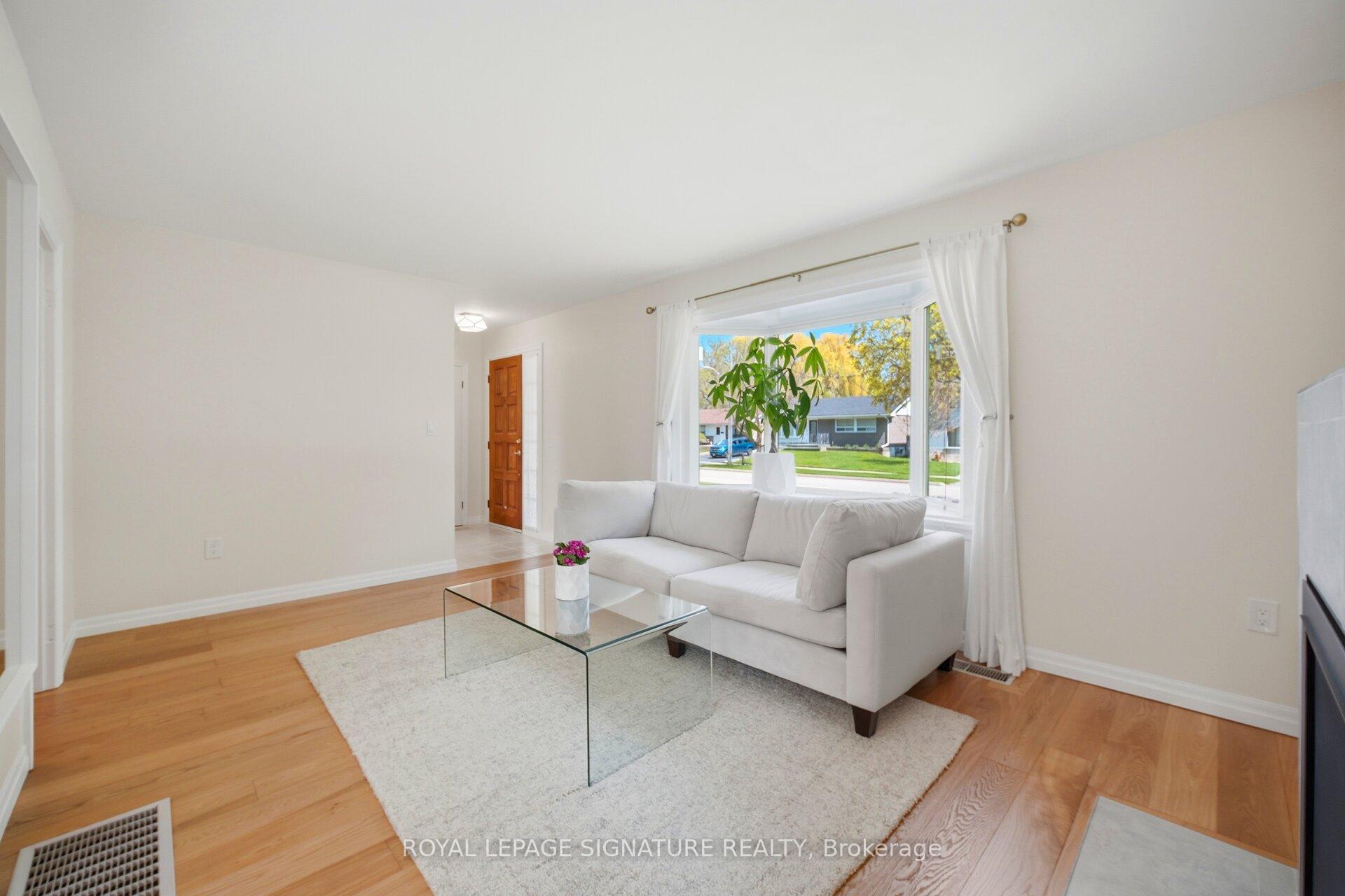 Photo 11 of 18 Erlesmere Avenue, Brampton, Brampton East — HOMEH