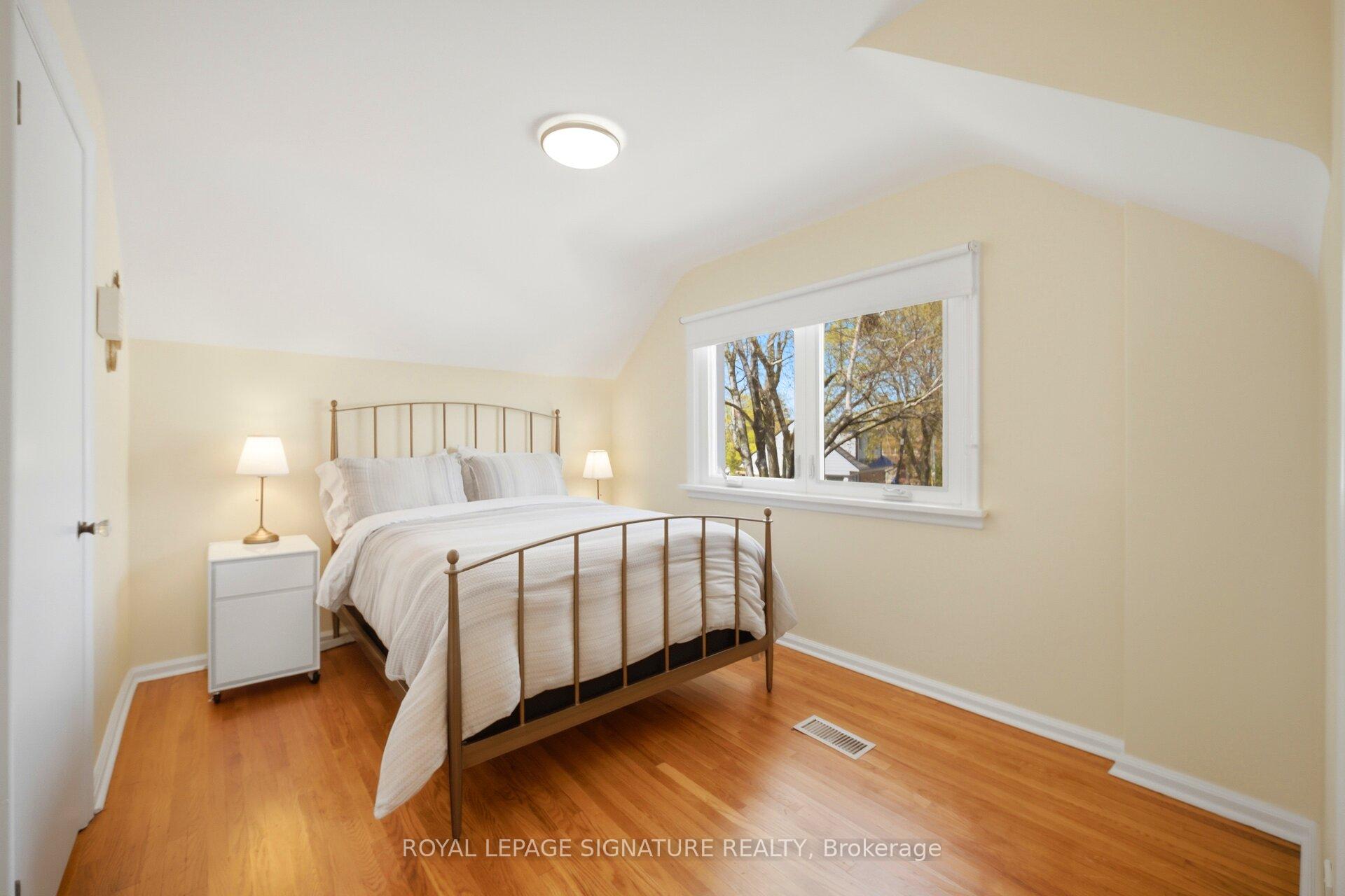 Photo 14 of 18 Erlesmere Avenue, Brampton, Brampton East — HOMEH
