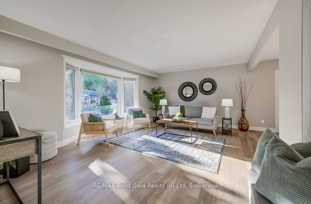 Photo 4 of 66 Georgian Crescent, Kitchener, Grand River North — HOMEH