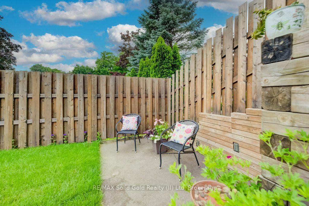 Photo 36 of 66 Georgian Crescent, Kitchener, Grand River North — HOMEH