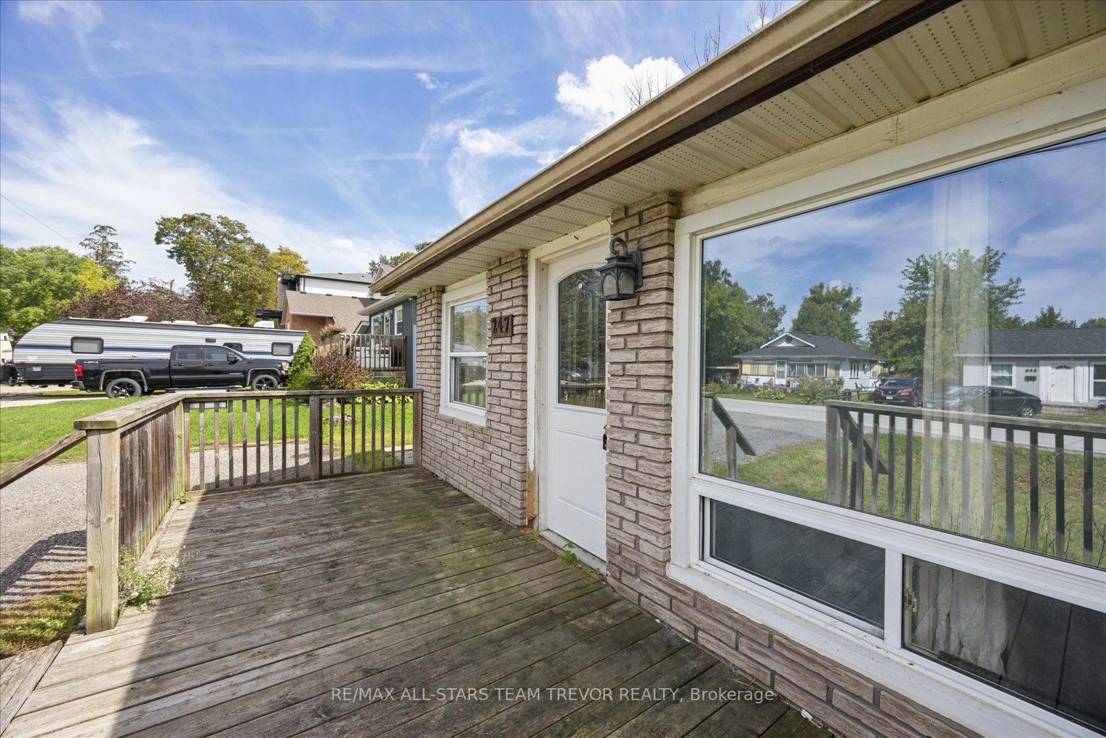 Photo 4 of 247 Parkway Avenue, Georgina, Keswick South — HOMEH