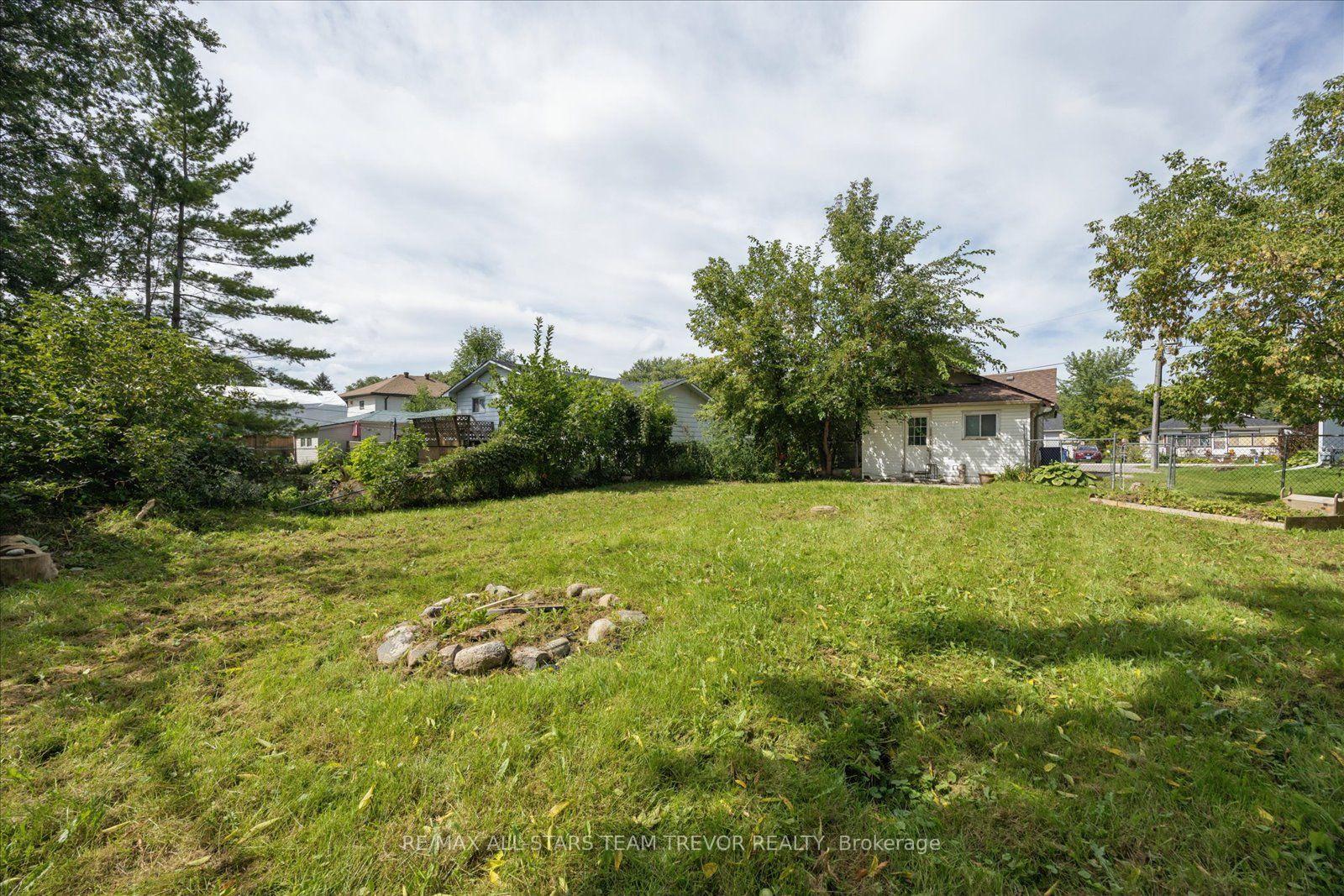 Photo 8 of 247 Parkway Avenue, Georgina, Keswick South — HOMEH