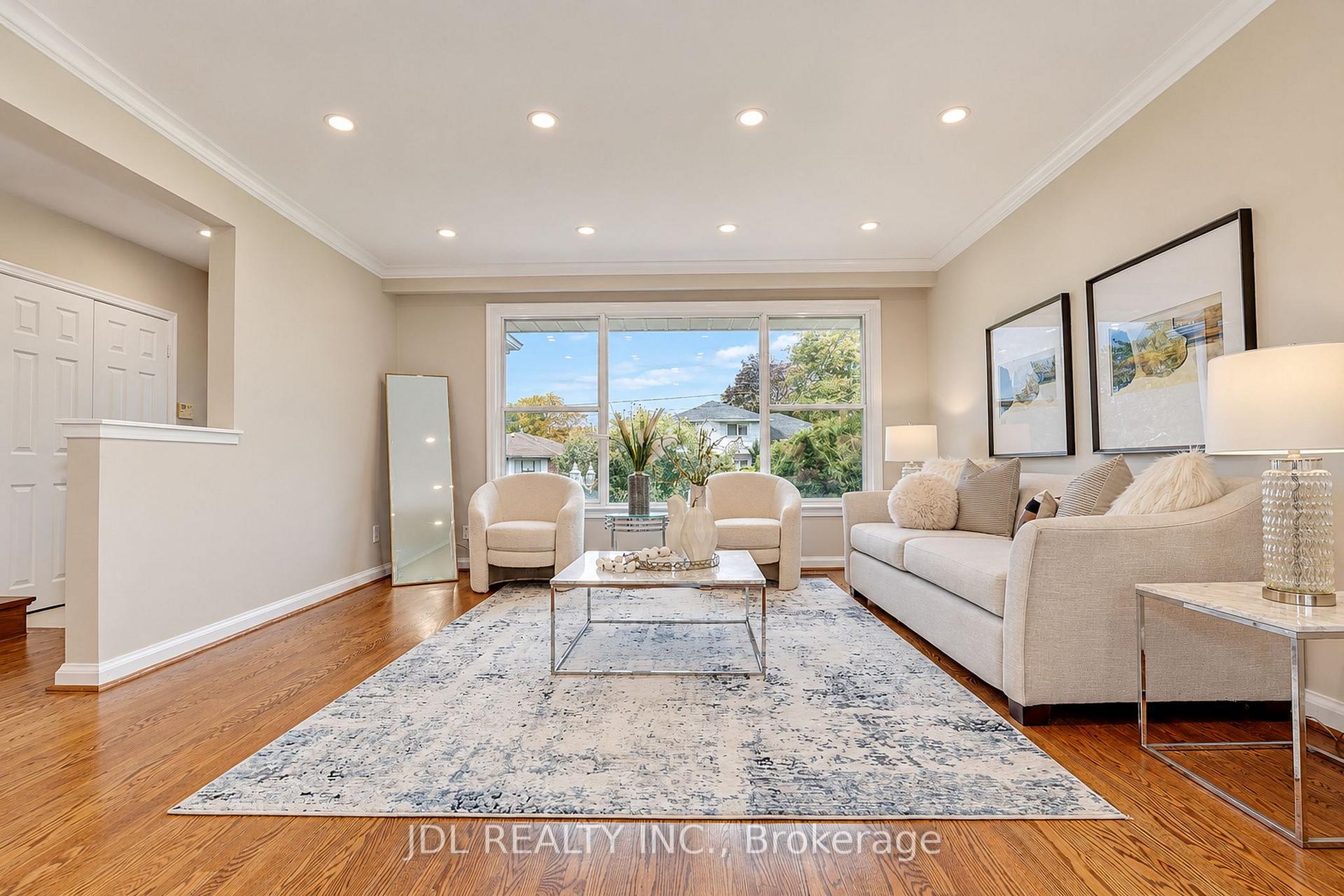 Photo 7 of 19 Sweeney Drive, North York, Victoria Village — HOMEH