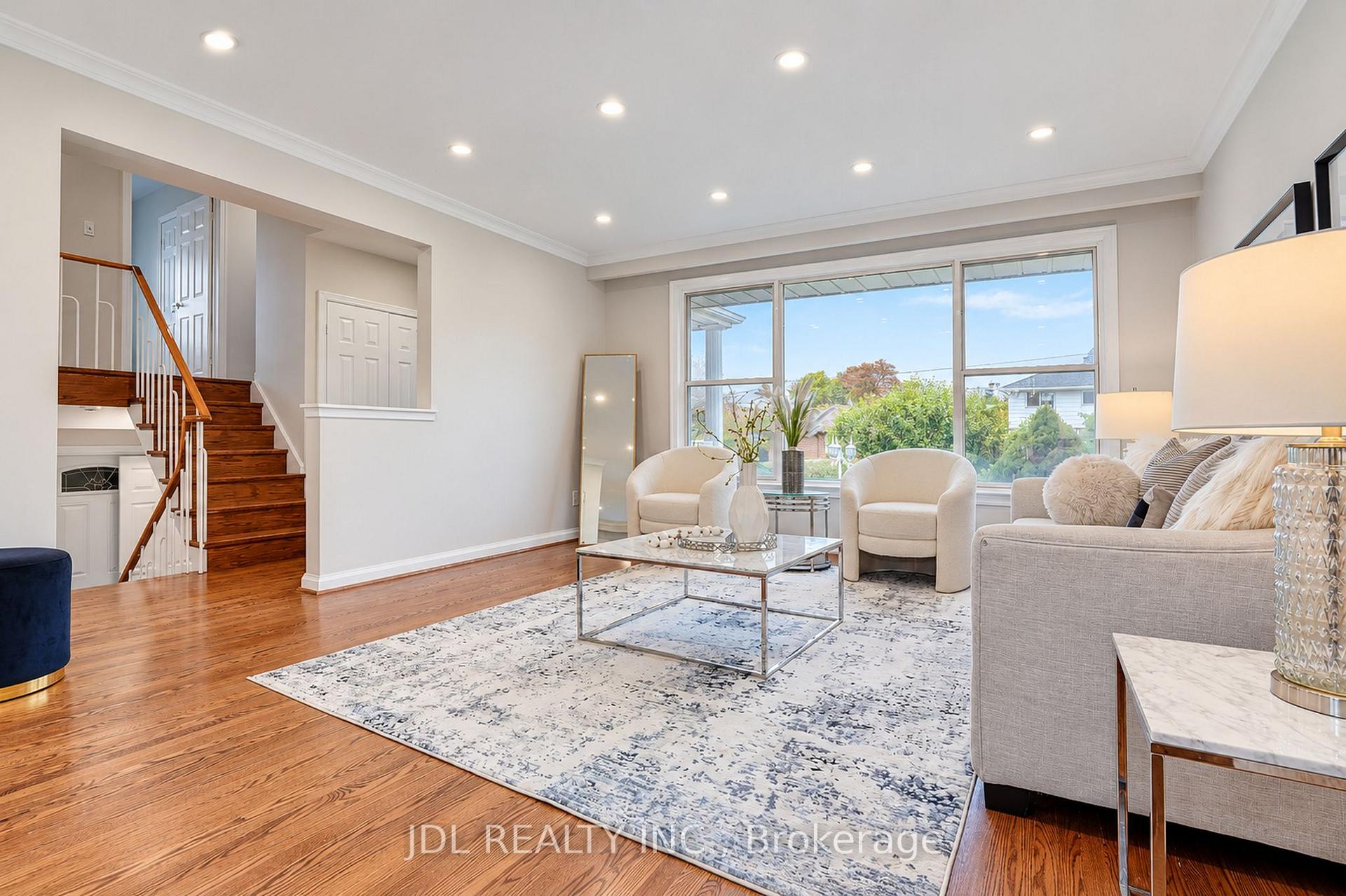 Photo 8 of 19 Sweeney Drive, North York, Victoria Village — HOMEH