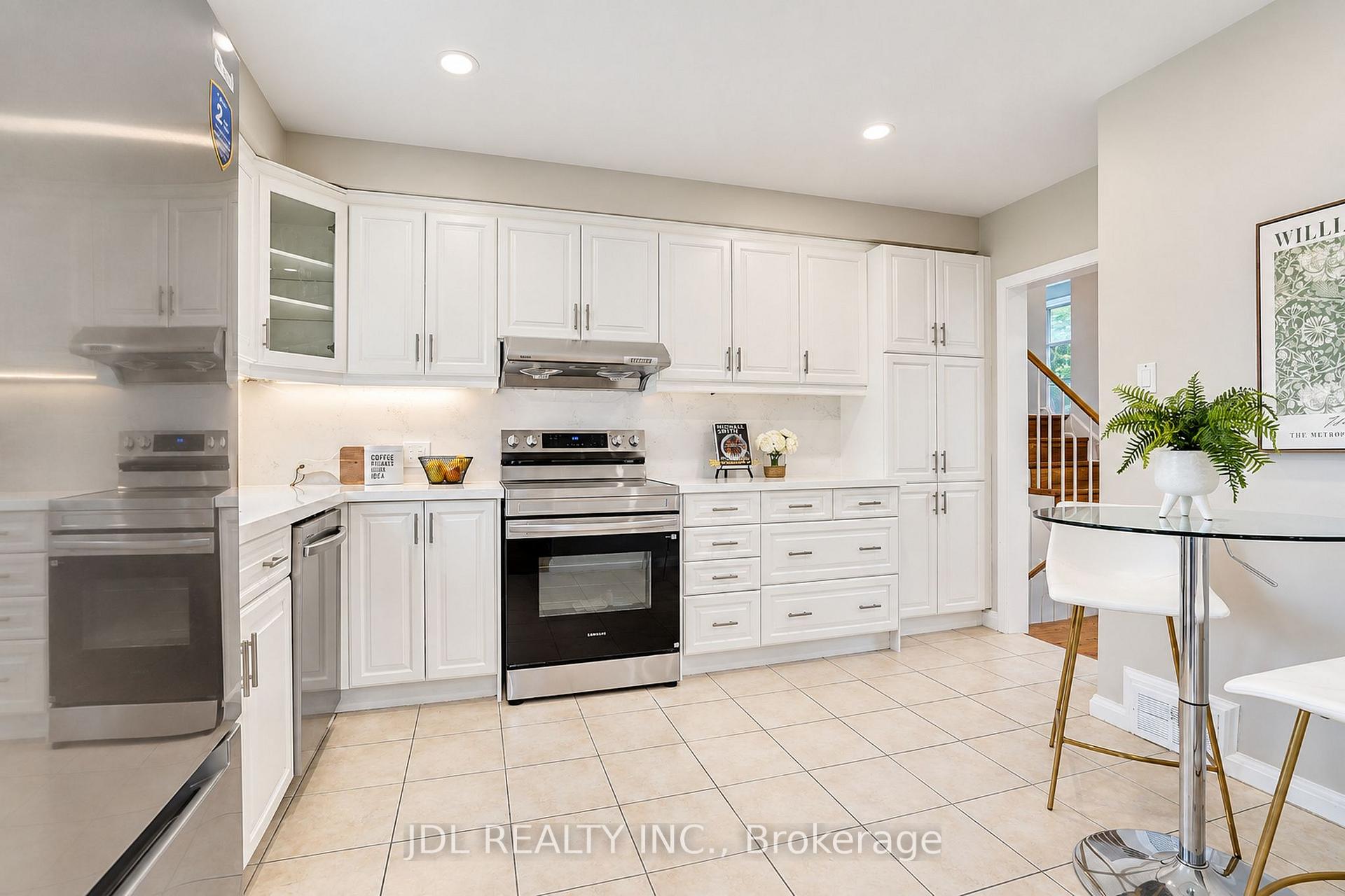 Photo 16 of 19 Sweeney Drive, North York, Victoria Village — HOMEH
