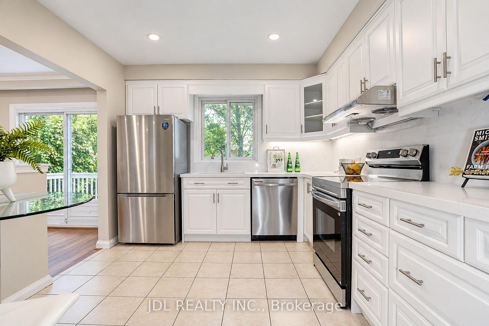 Photo 21 of 19 Sweeney Drive, North York, Victoria Village — HOMEH