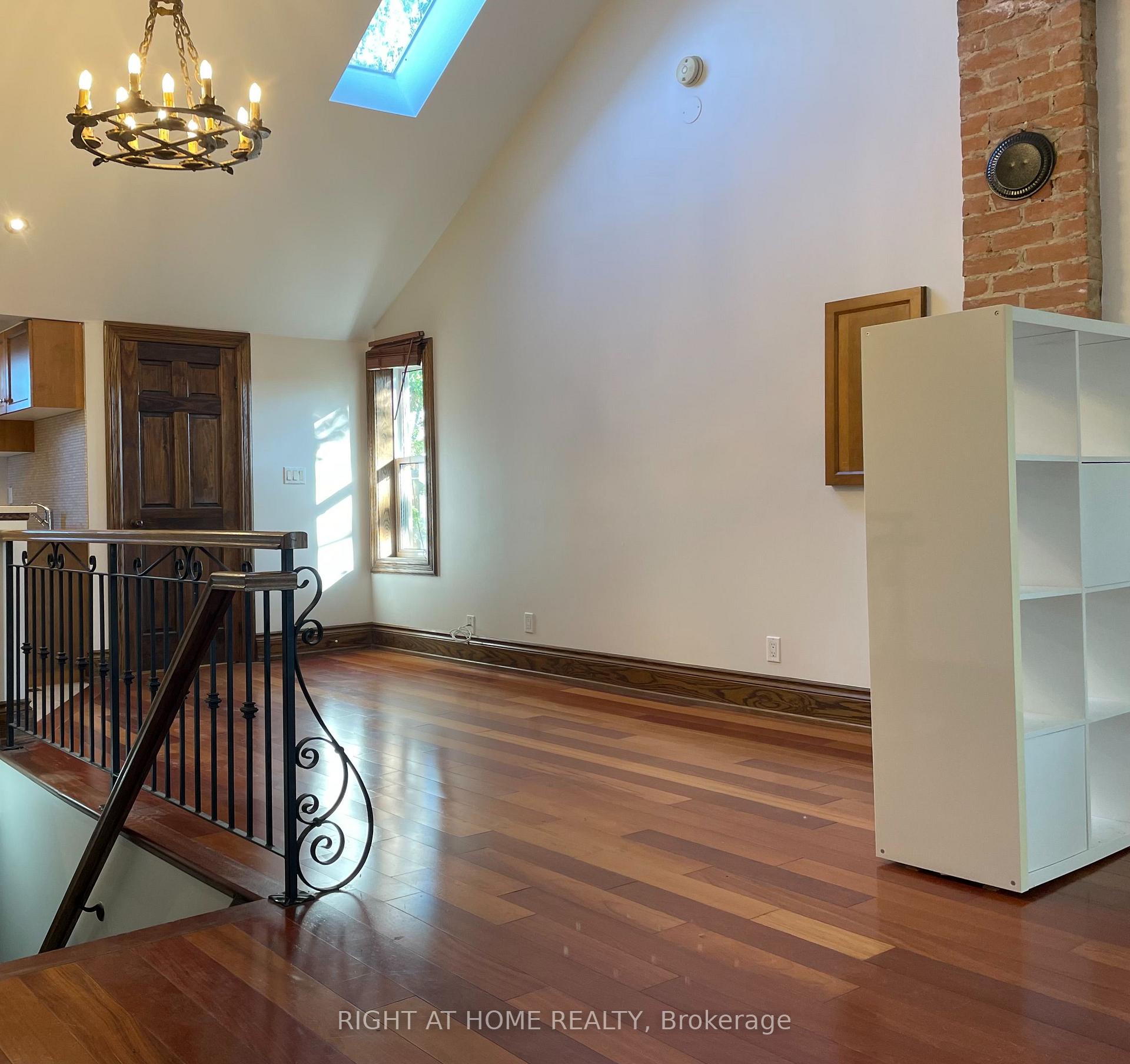 Photo 9 of Unit 4, 2 Afton Avenue, Toronto, Little Portugal — HOMEH