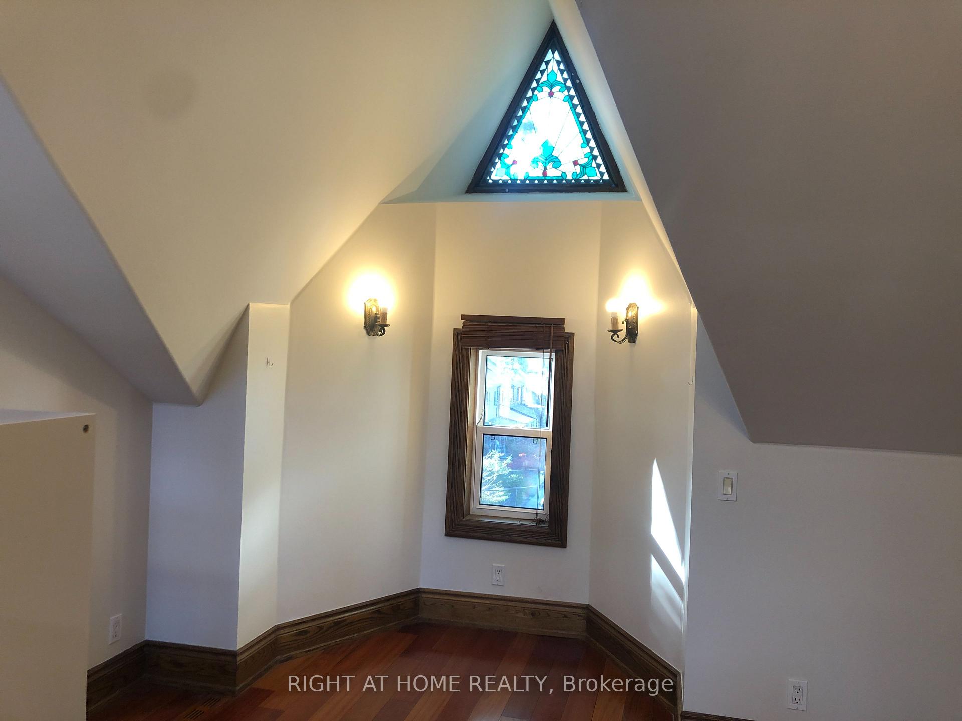 Photo 11 of Unit 4, 2 Afton Avenue, Toronto, Little Portugal — HOMEH